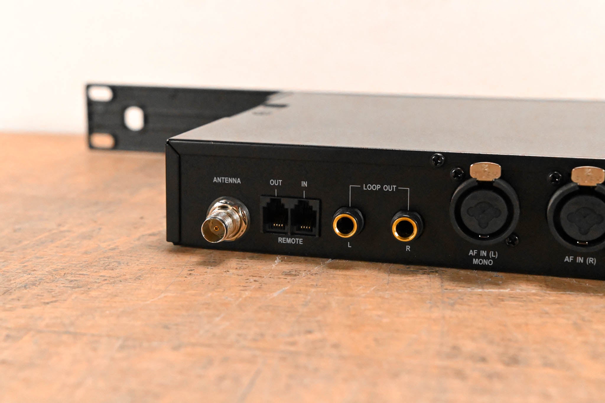 Mipro MI-909T UHF Digital Stereo Transmitter - 5E Band (NO POWER SUPPLY)