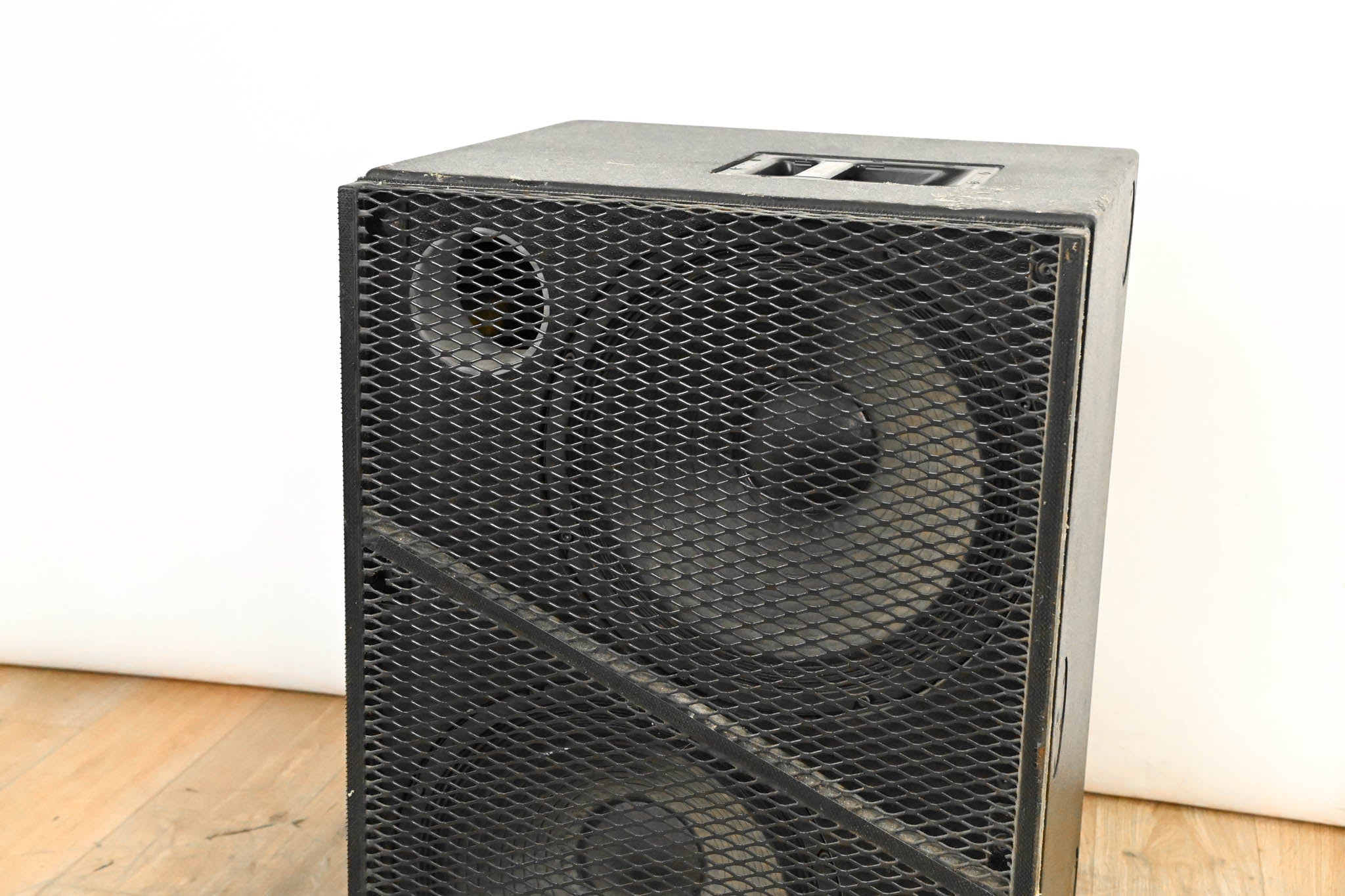 Meyer Sound UltraSeries USW-1 Dual 15" Passive Subwoofer