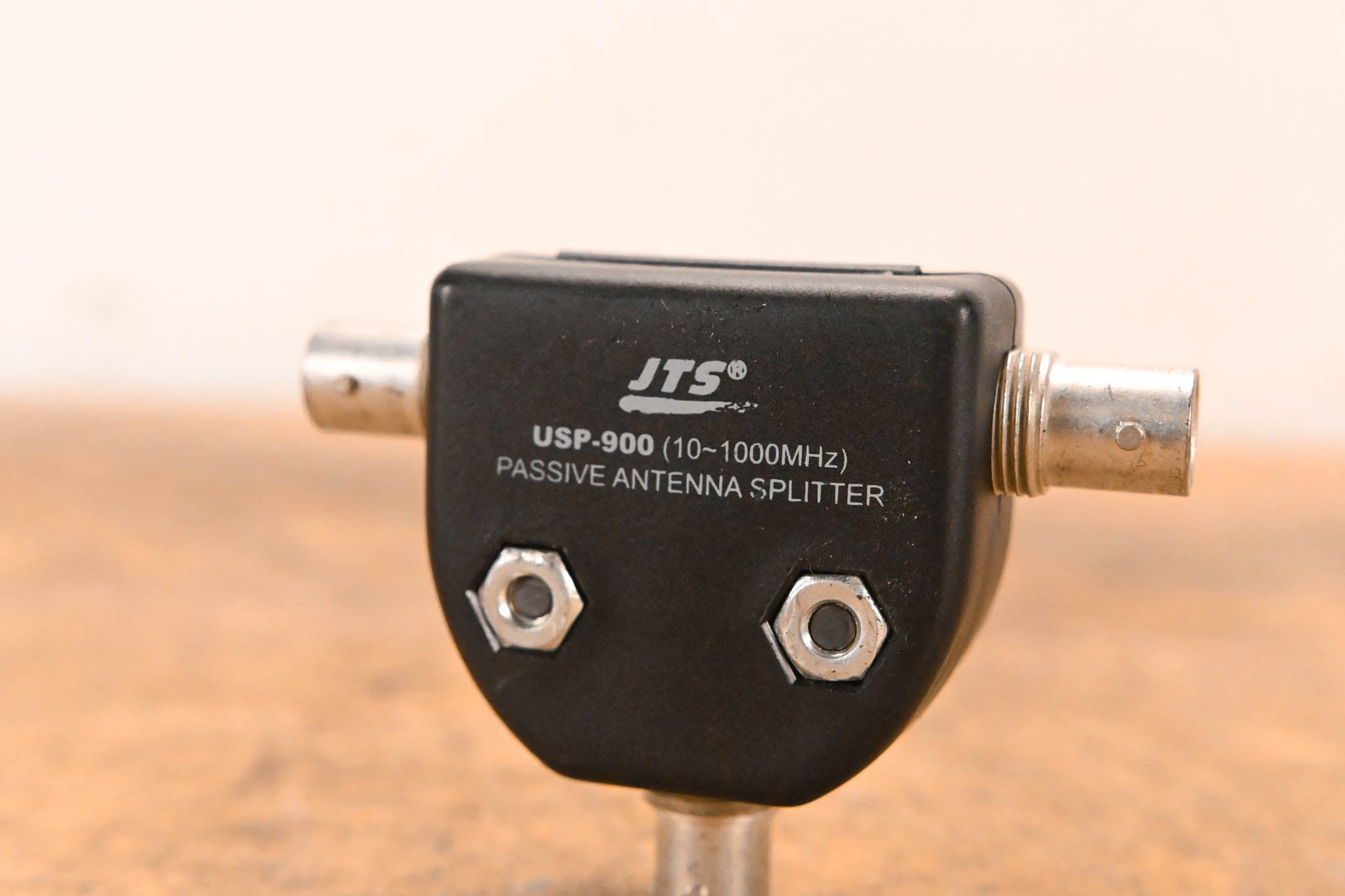JTS USP-900 Passive UHF Antenna Splitter/UHF Combiner