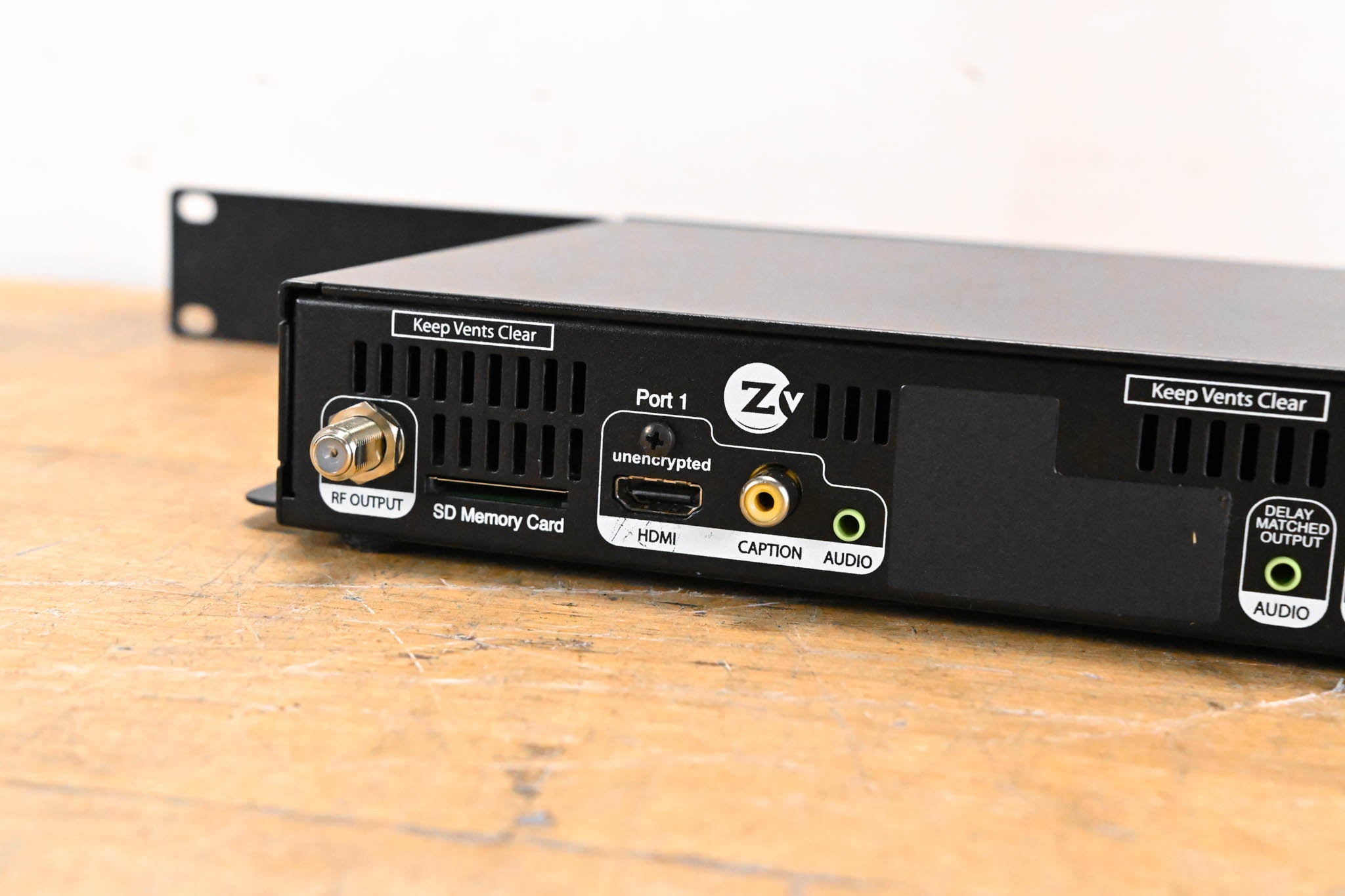 ZeeVee ZvPro810-NA HDMI Encoder / QAM Modulator (NO POWER SUPPLY)