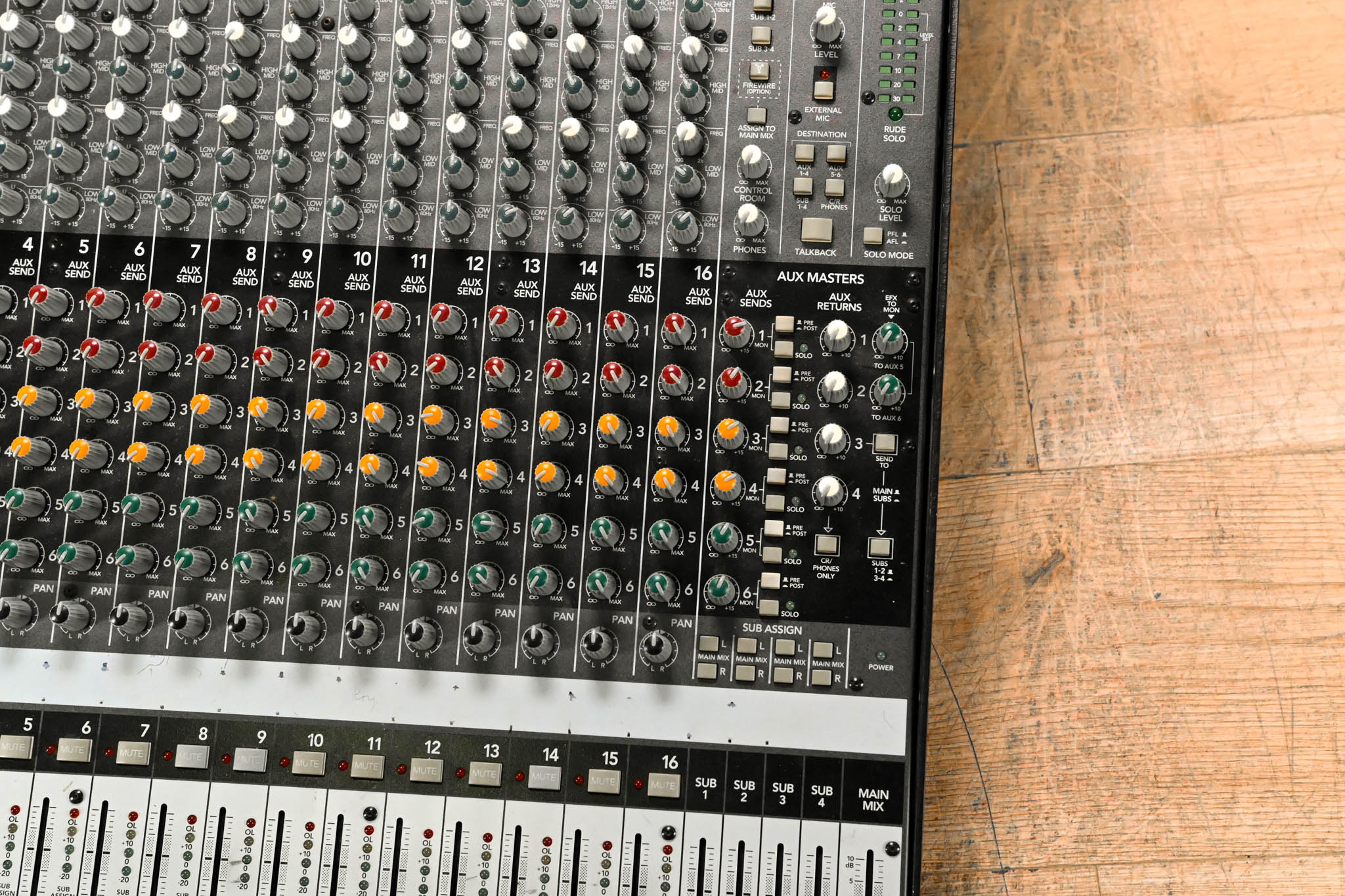 Mackie Onyx 1640 16-Channel 4-Bus Analog Mixer