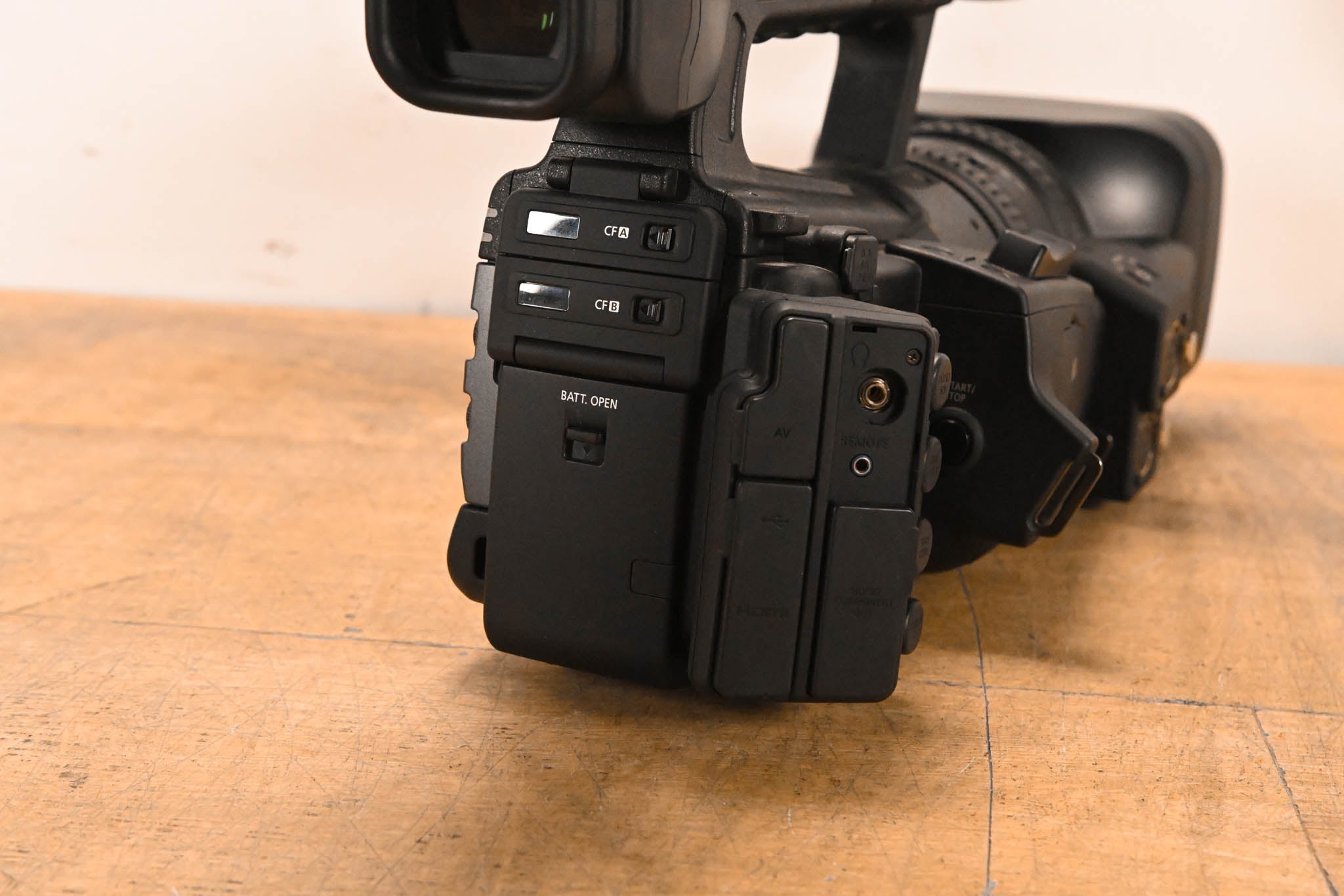 Canon XF305 Professional Camcorder