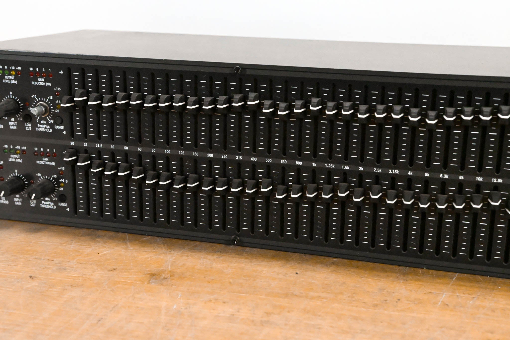 dbx 2231 Dual-Channel 31-Band Graphic Equalizer/Limiter