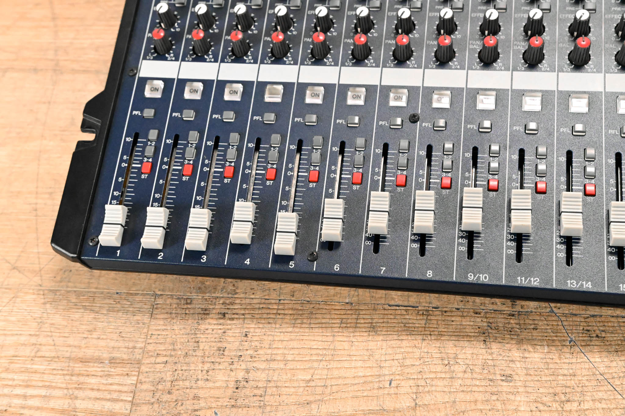 Yamaha MG166CX 16-Channel, 6-Bus Analog Mixer