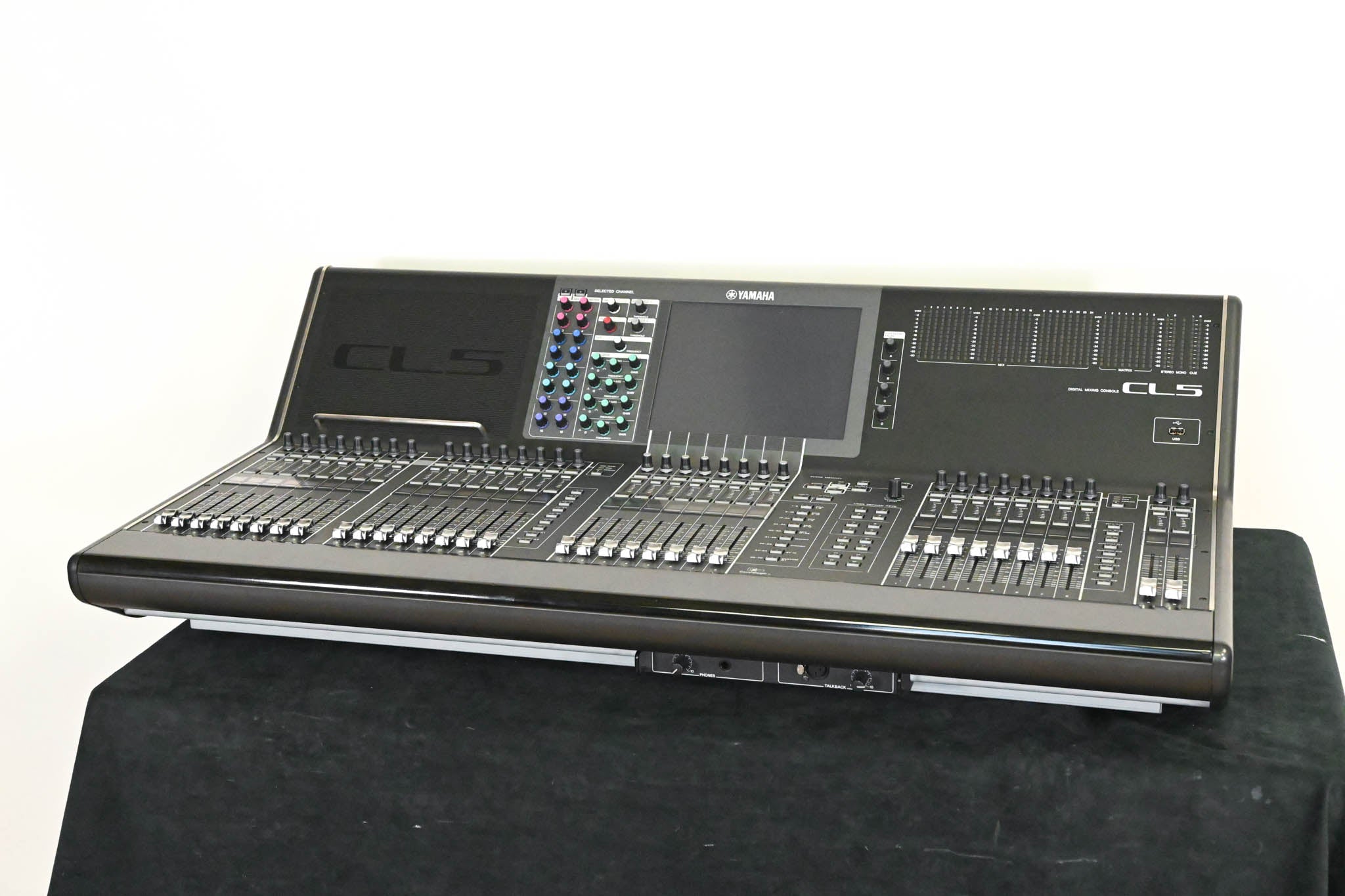 Yamaha CL5 72-Channel Digital Mixing Console