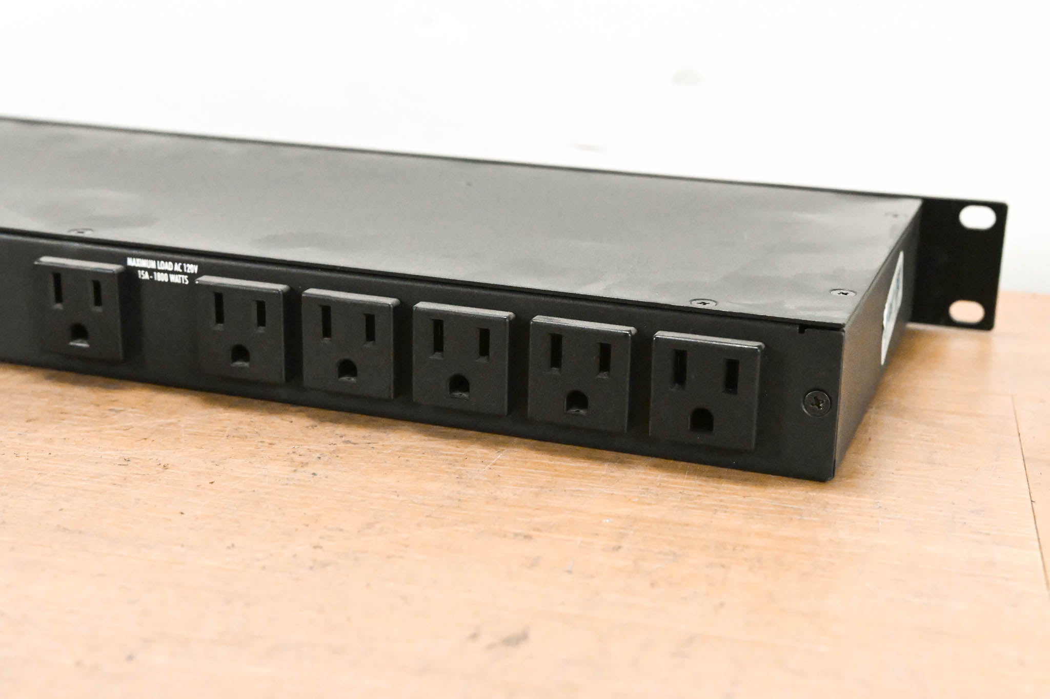 Furman M-8Lx 15A Merit Series Power Conditioner with Lights