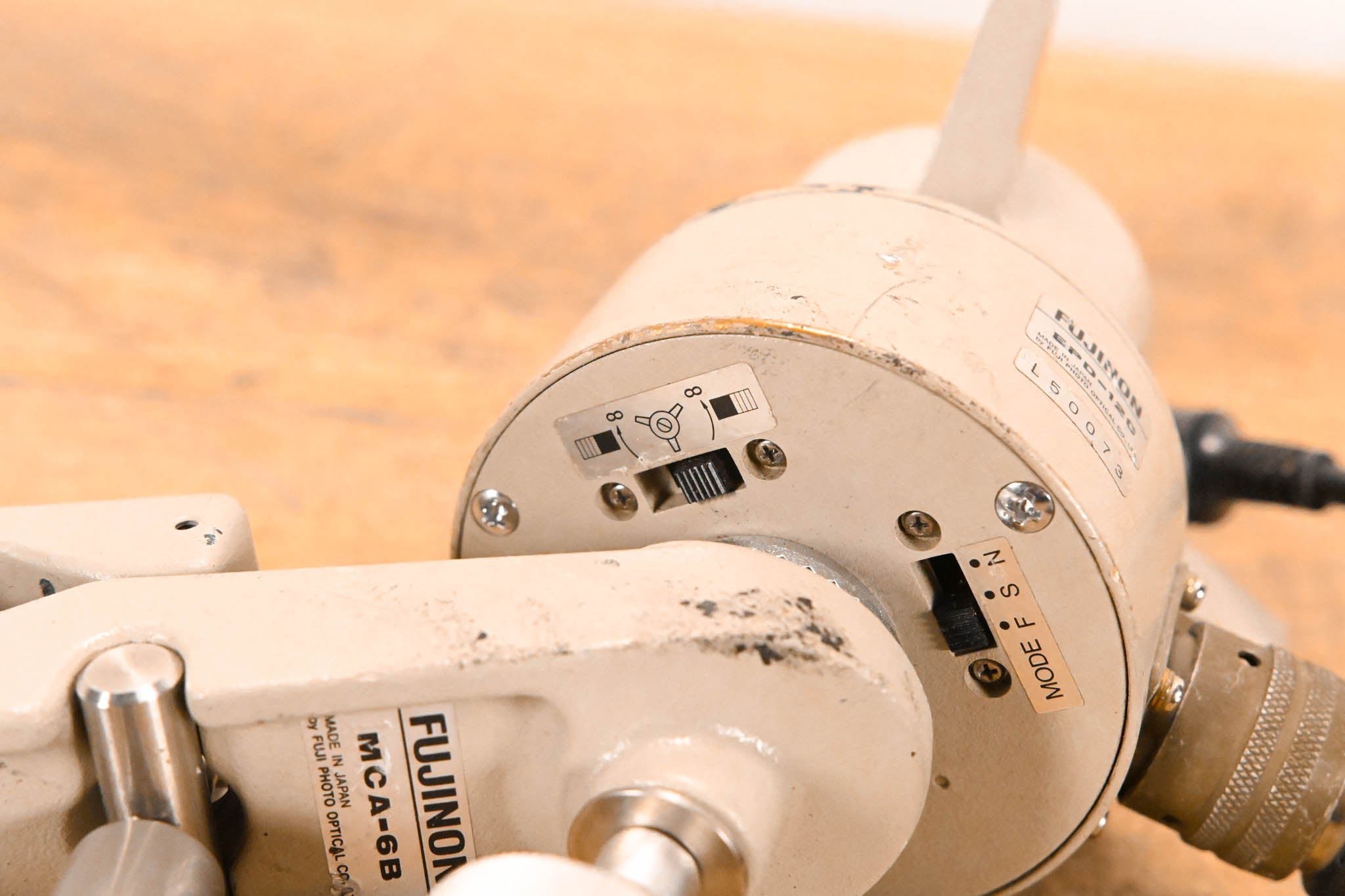 Fujinon EPD-12C Focus Controller with MCA-6B Clamp