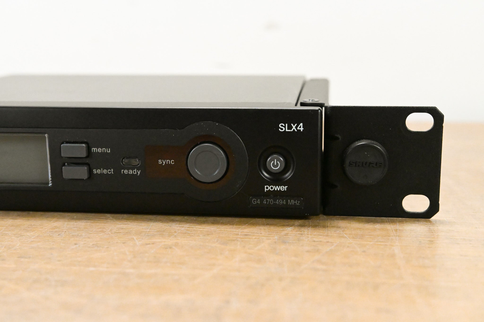 Shure SLX4 Wireless Receiver - G4 Band: 470-494 MHz (NO POWER SUPPLY)