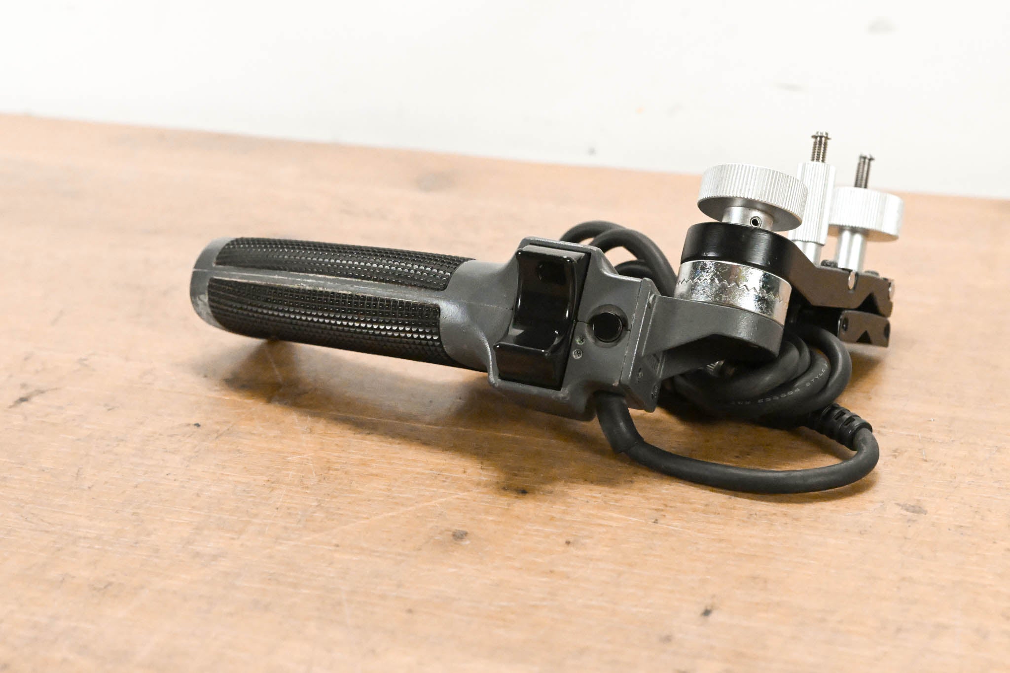 Canon ZSG-200M Zoom Servo Grip Controller w/ CR-10 Clamper