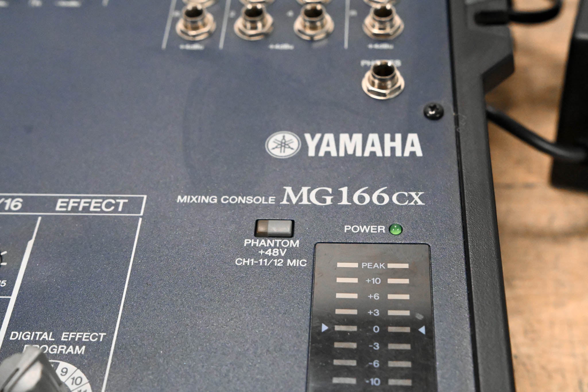 Yamaha MG166CX 16-Channel, 6-Bus Analog Mixer