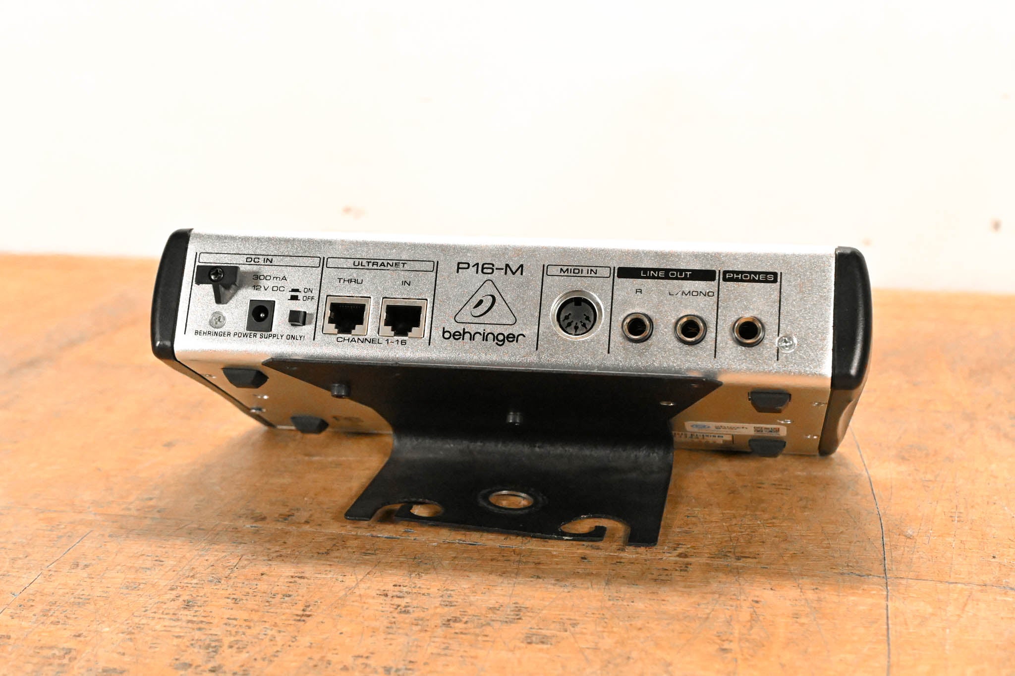 Behringer Powerplay P16-M 16-Channel Digital Personal Mixer