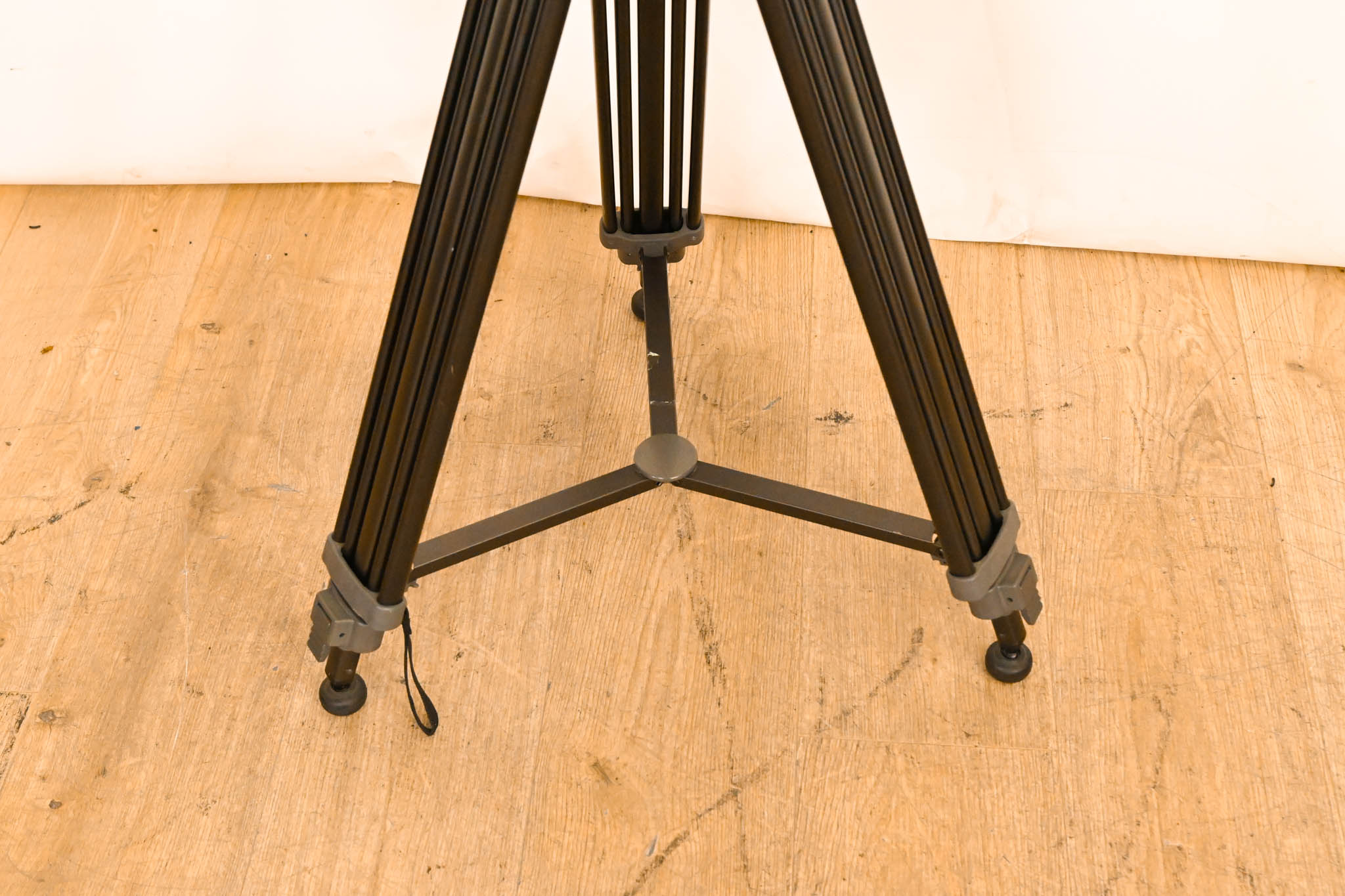 Libec TH-950 DV Fluid Head with Tripod Legs