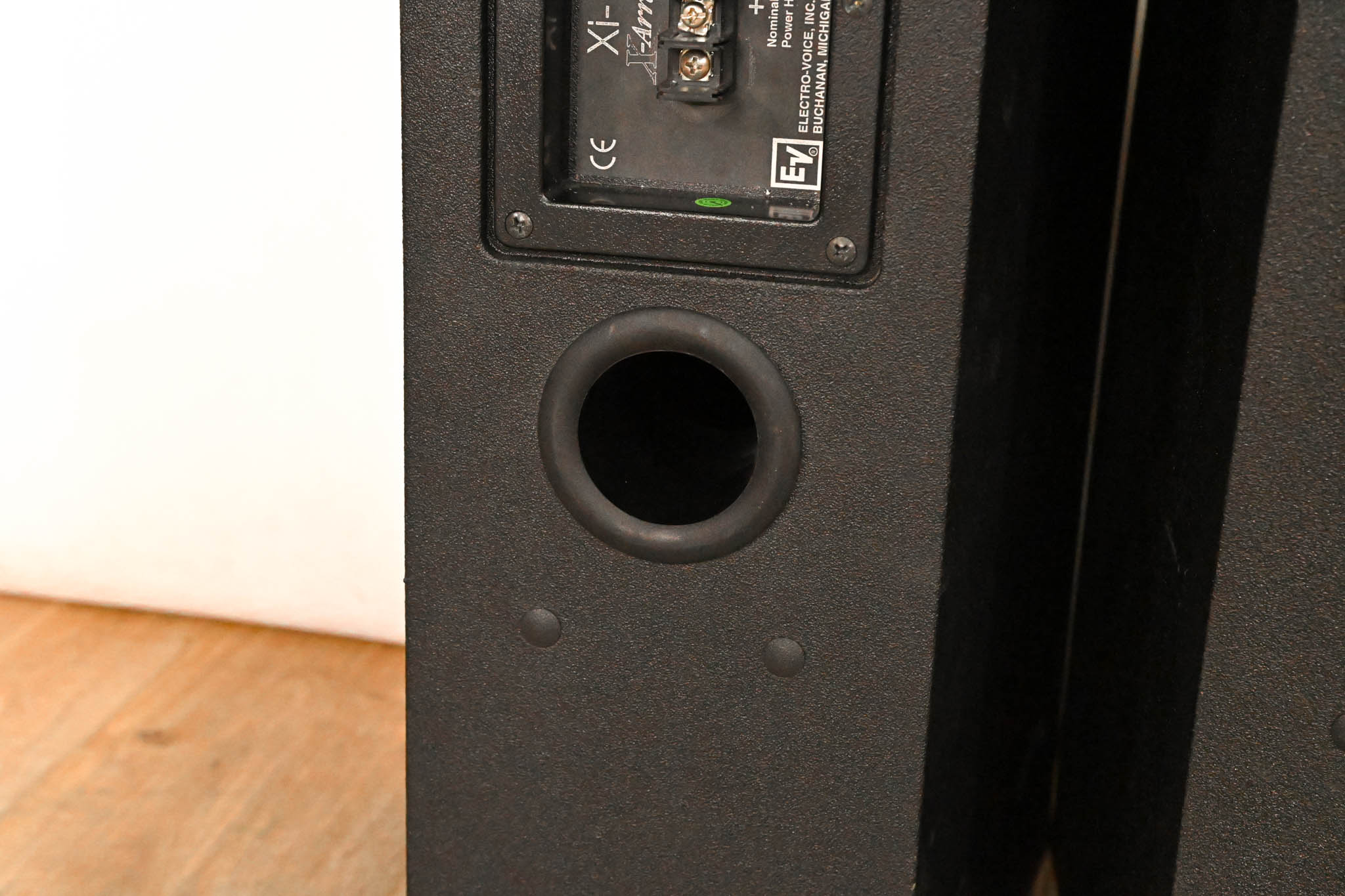 Electro-Voice (EV) Xi-1082 X-Array Install 8" 2-Way Loudspeaker (PAIR)