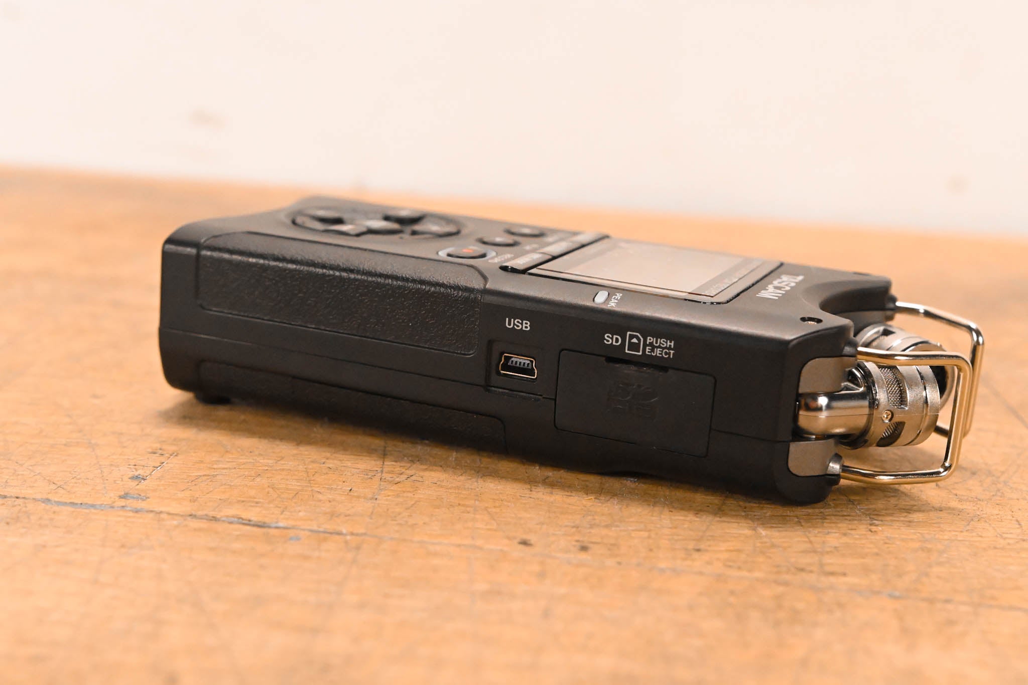 TASCAM DR-40 Handheld 4-Track Recorder