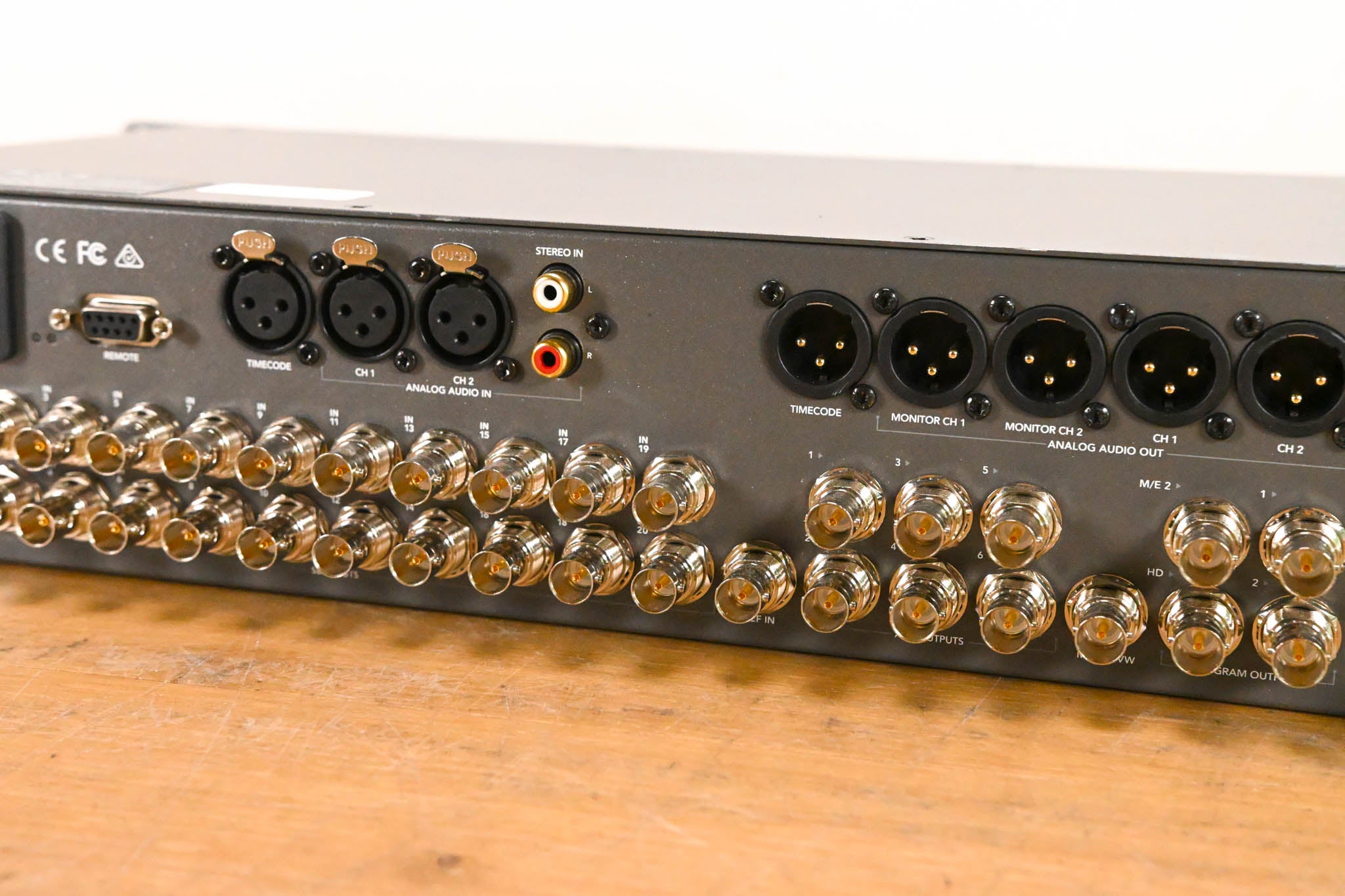 Blackmagic Design ATEM 4 M/E Broadcast Studio 4K