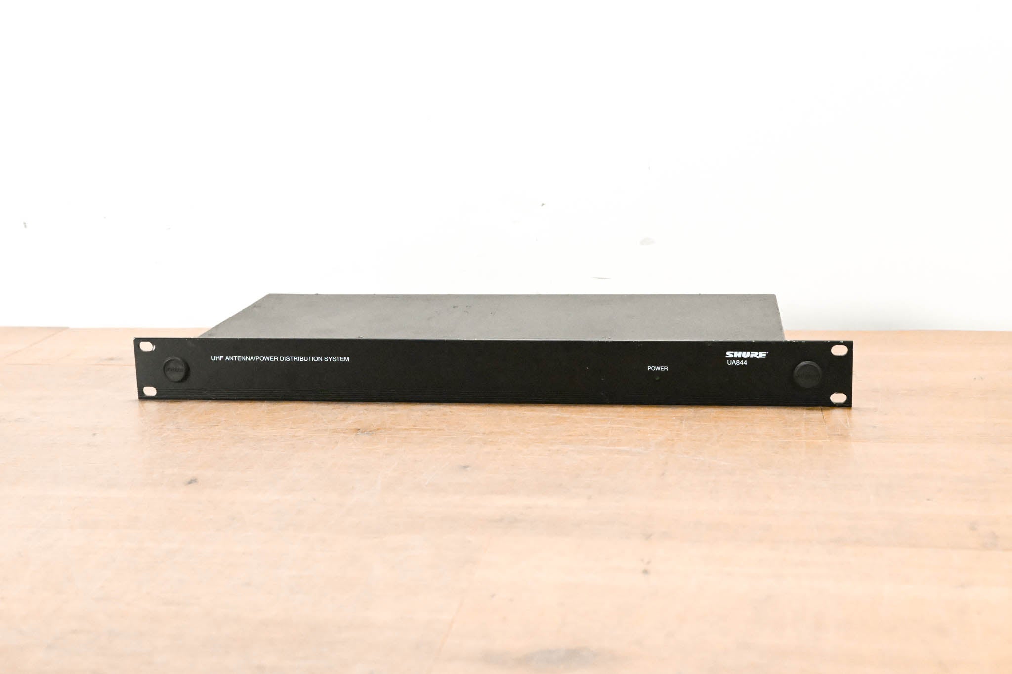 Shure UA844 Antenna Distribution System - 470-900 MHz (NO POWER SUPPLY)