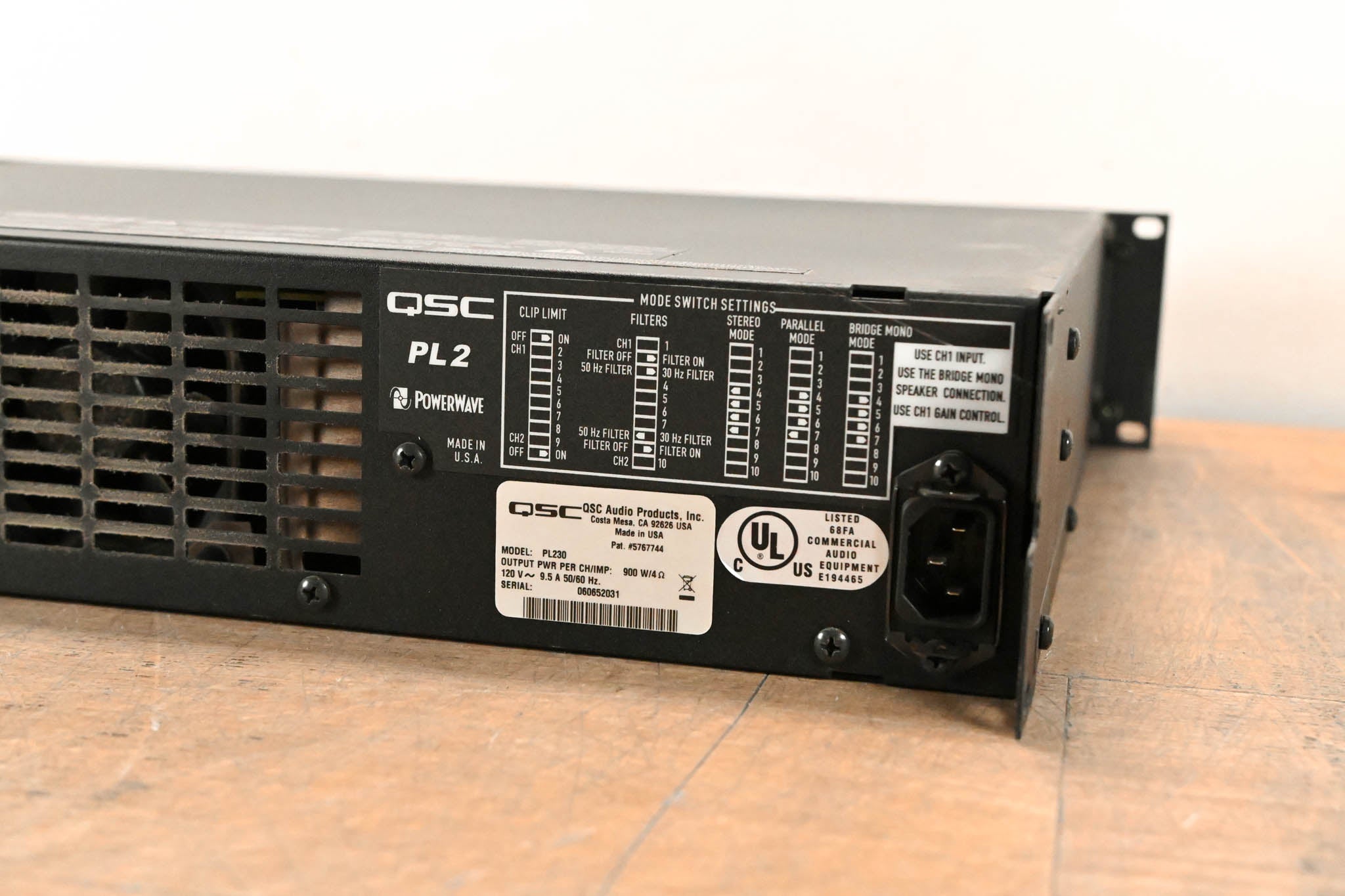 QSC PL230 PowerLight 2 Series 2-Channel 1500W Power Amplifier