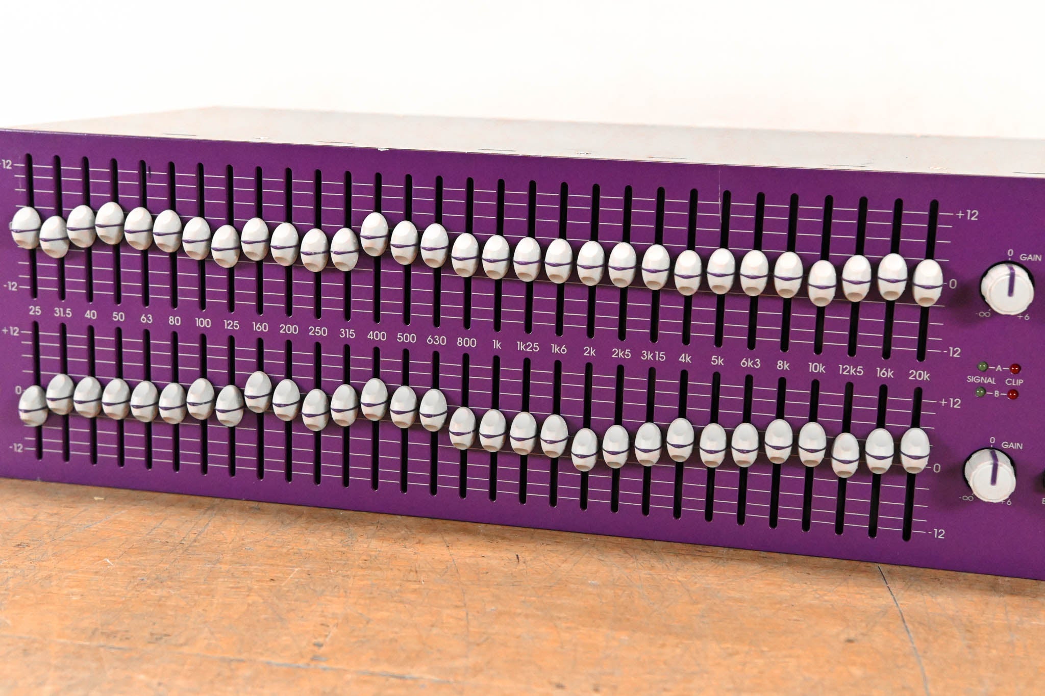 Klark Teknik SQ1G Square ONE Graphic 2-Channel 30-Band Graphic Equalizer