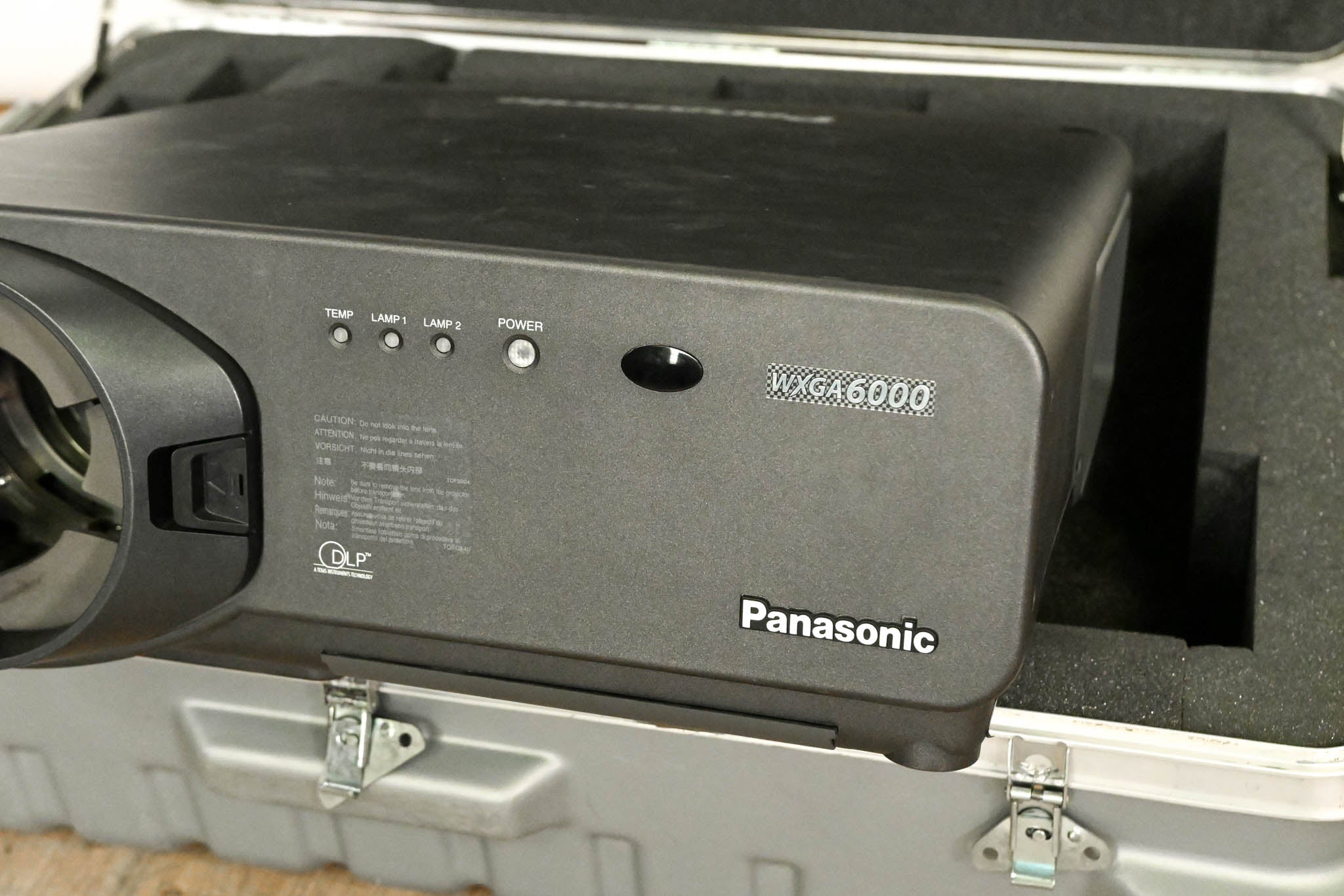 Panasonic PT-DW7000U-K 6000-Lumen DLP Projector with Case