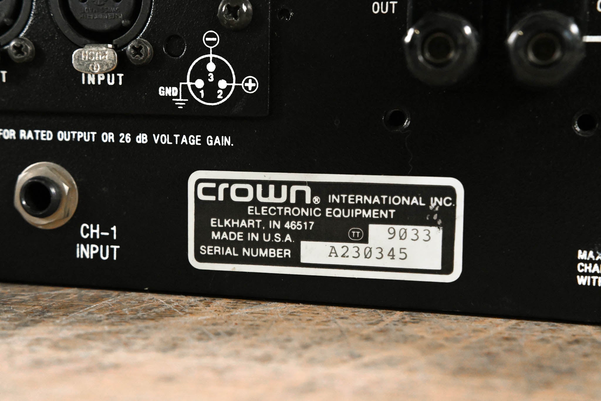 Crown Macro-Tech 2400 2-Channel Power Amplifier