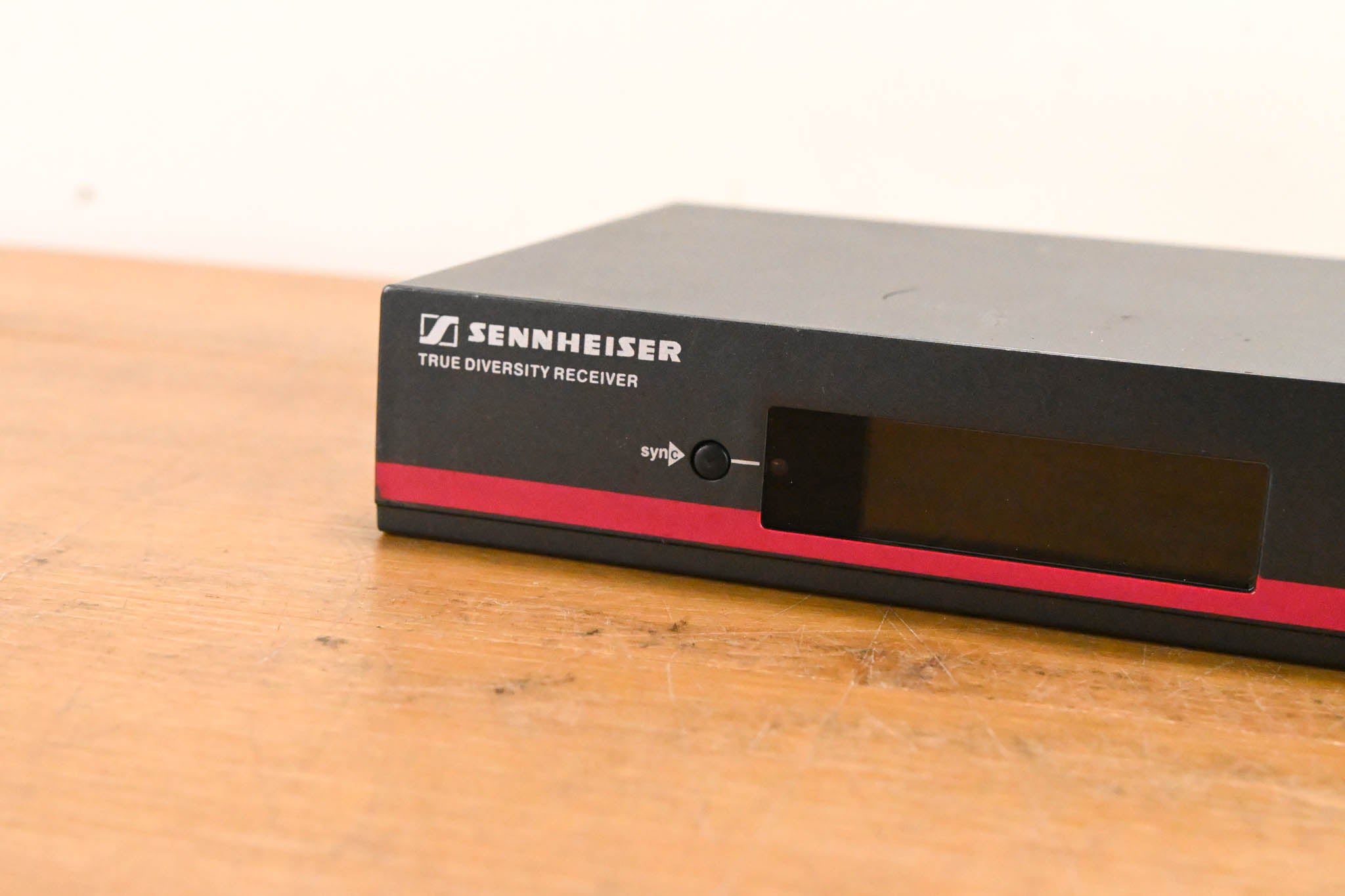 Sennheiser EM 100 G3 Wireless Receiver - 823-865 MHz (NO POWER SUPPLY)