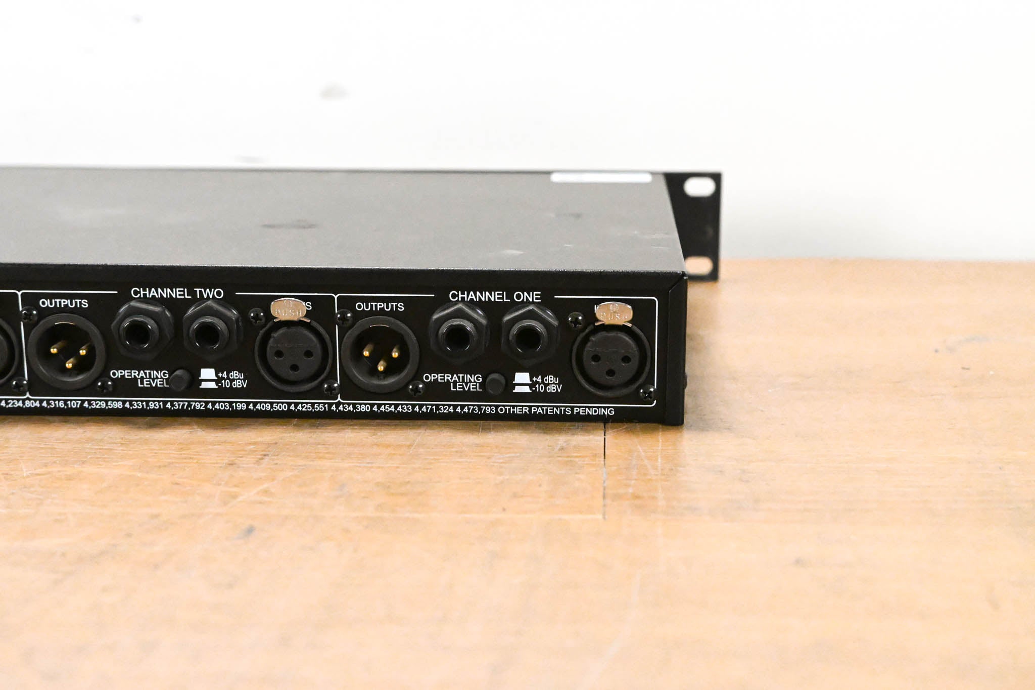 dbx 1046 Quad Compressor/Limiter