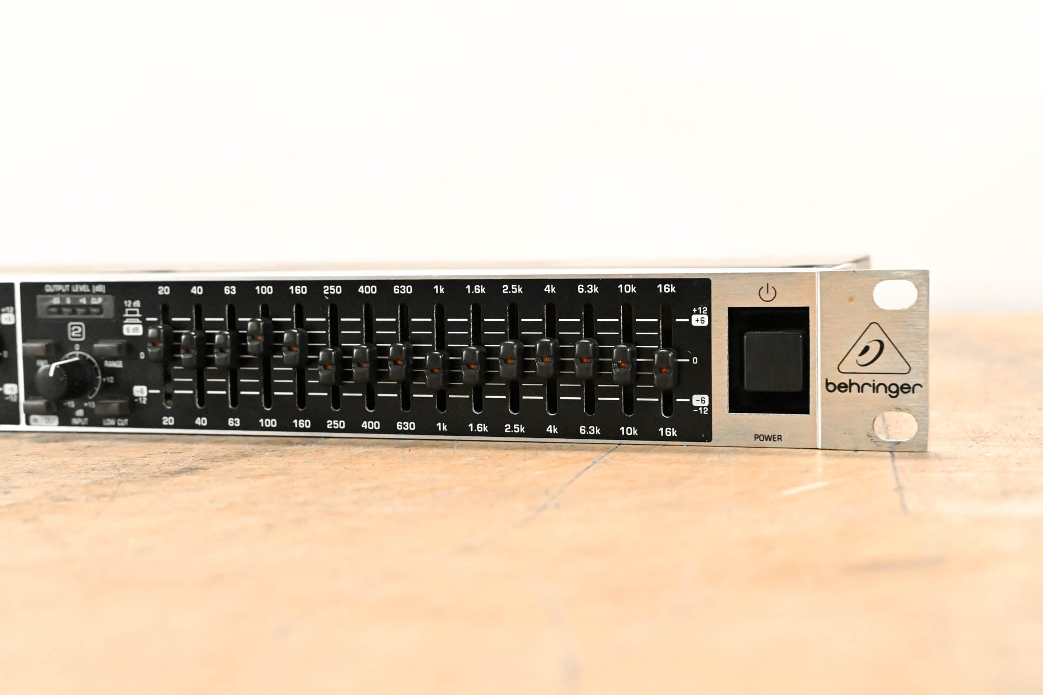 Behringer ULTRAGRAPH PRO FBQ1502 15-Band Stereo Graphic Equalizer