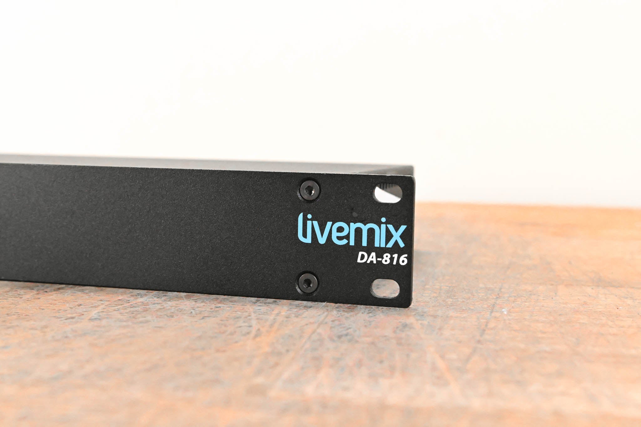 Digital Audio Labs Livemix DA-816 8-Channel Analog Output Unit
