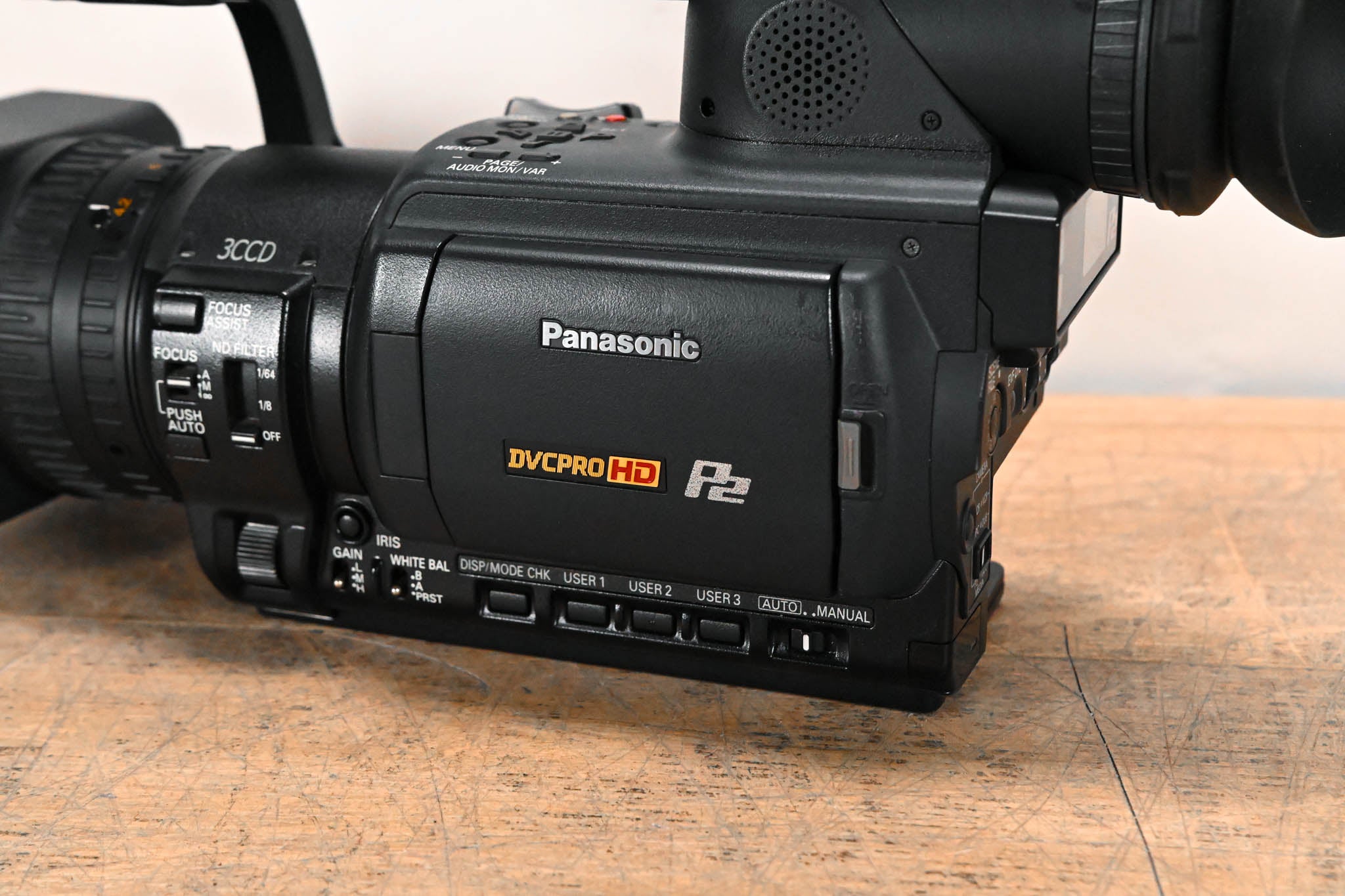 Panasonic AG-HVX200AP 3-CCD P2/DVCPRO HD Camcorder