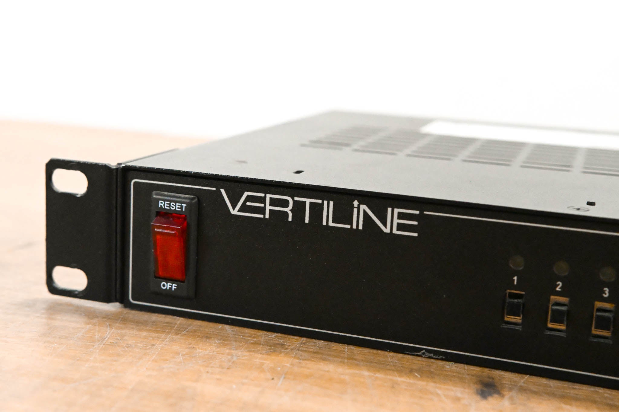 Altronix Vertiline8C CCTV Rack Mount Power Supply