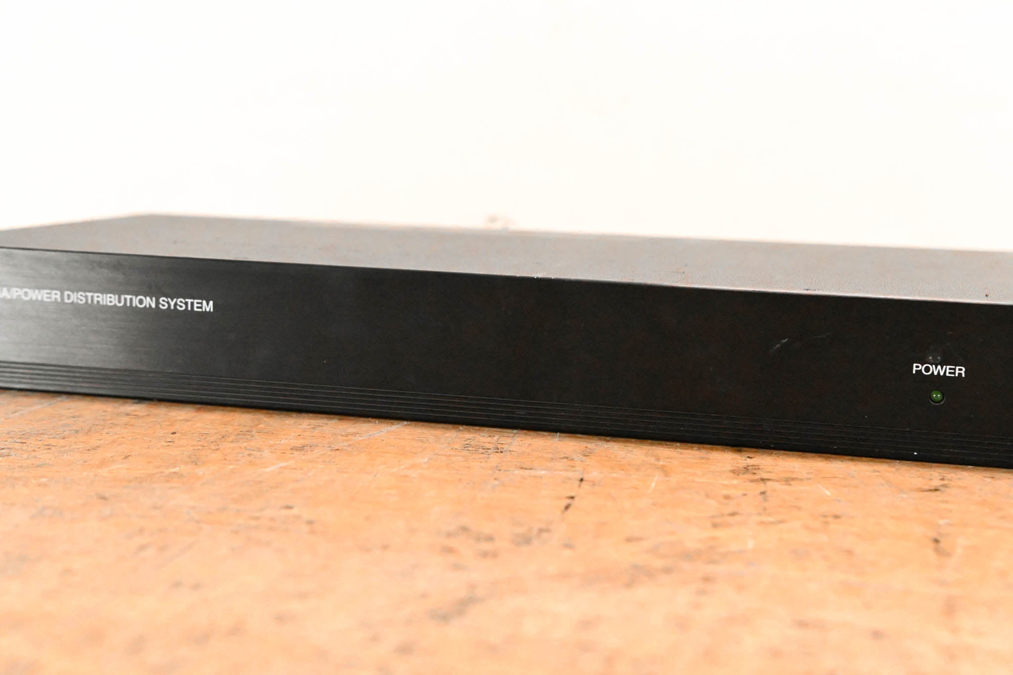 Shure UA844SWB Antenna Distribution System - 470-952 MHz NO POWER SUPPLY
