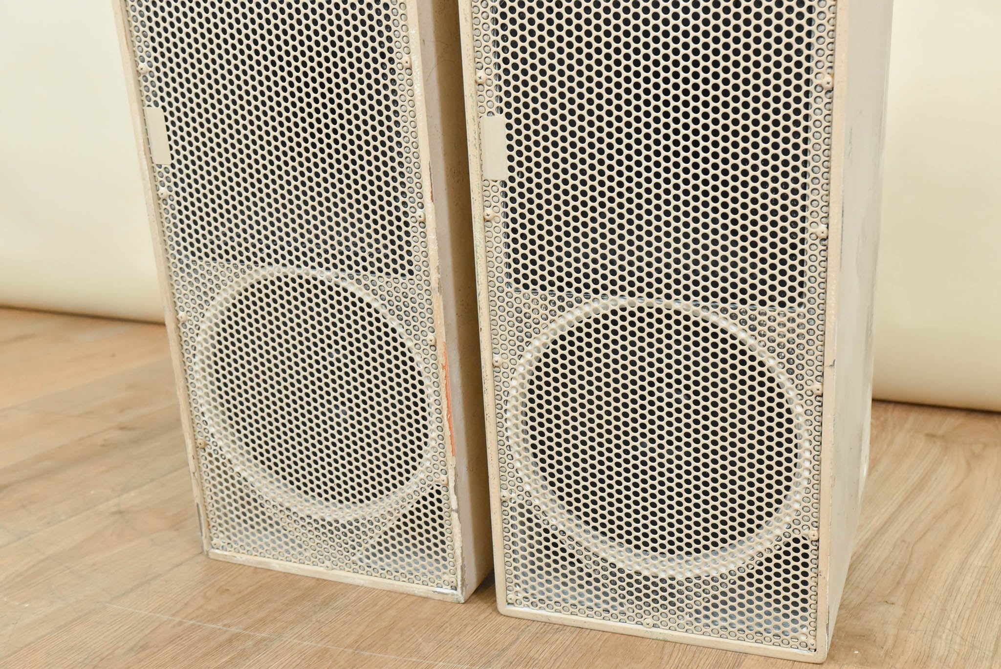 EAW UB82 2-Way Passive Full Range Loudspeaker (PAIR)