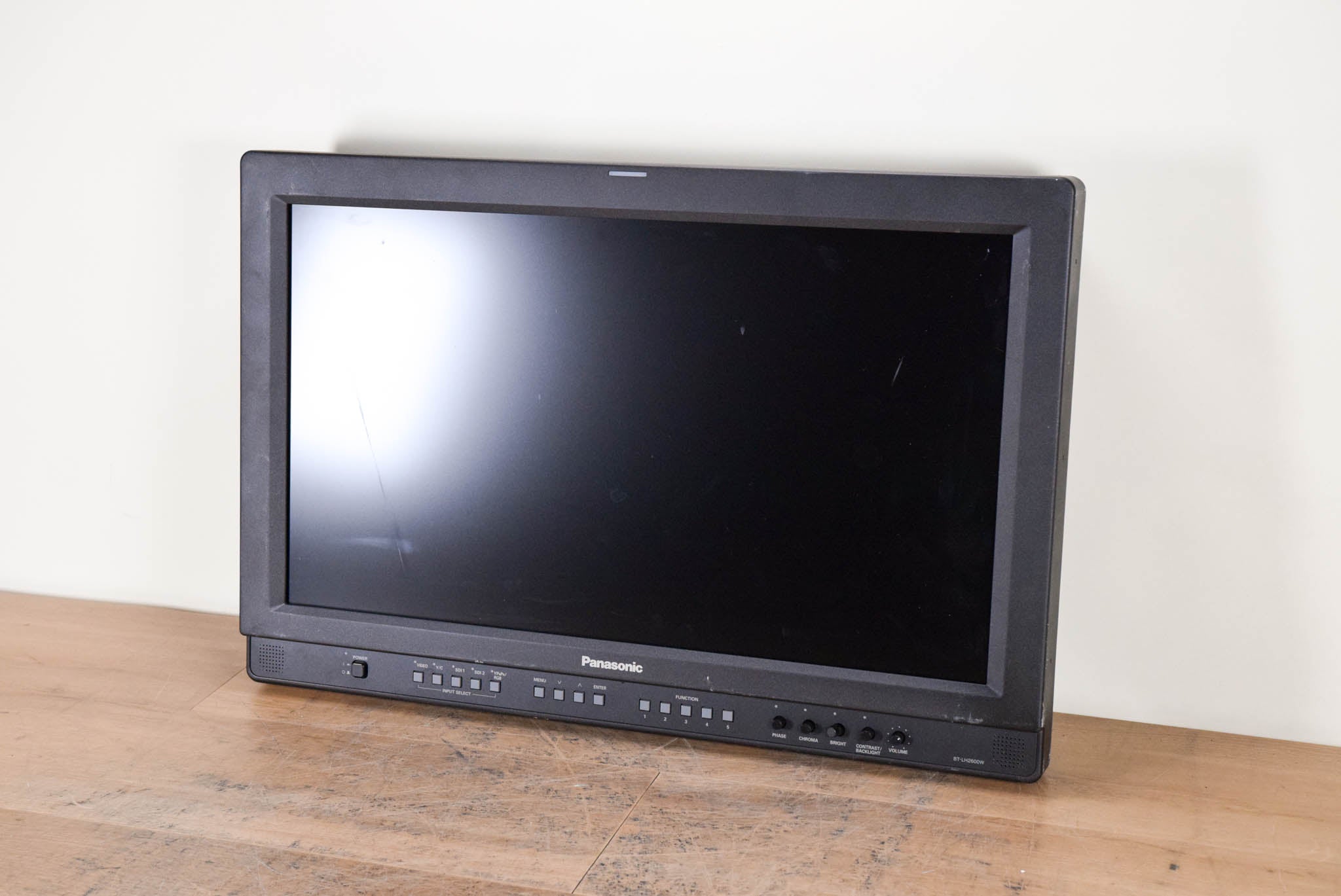Panasonic BT-LH2600WP 26" Widescreen HD/SD LCD Monitor