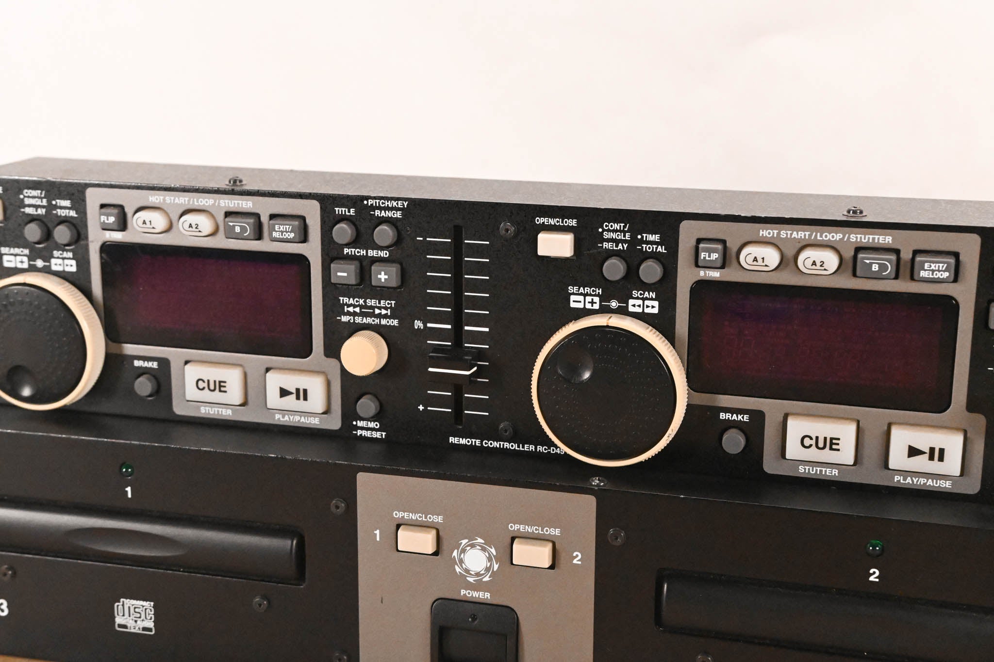 Denon DN-D4500 Rackmount Dual CD/MP3 Player with Remote Control