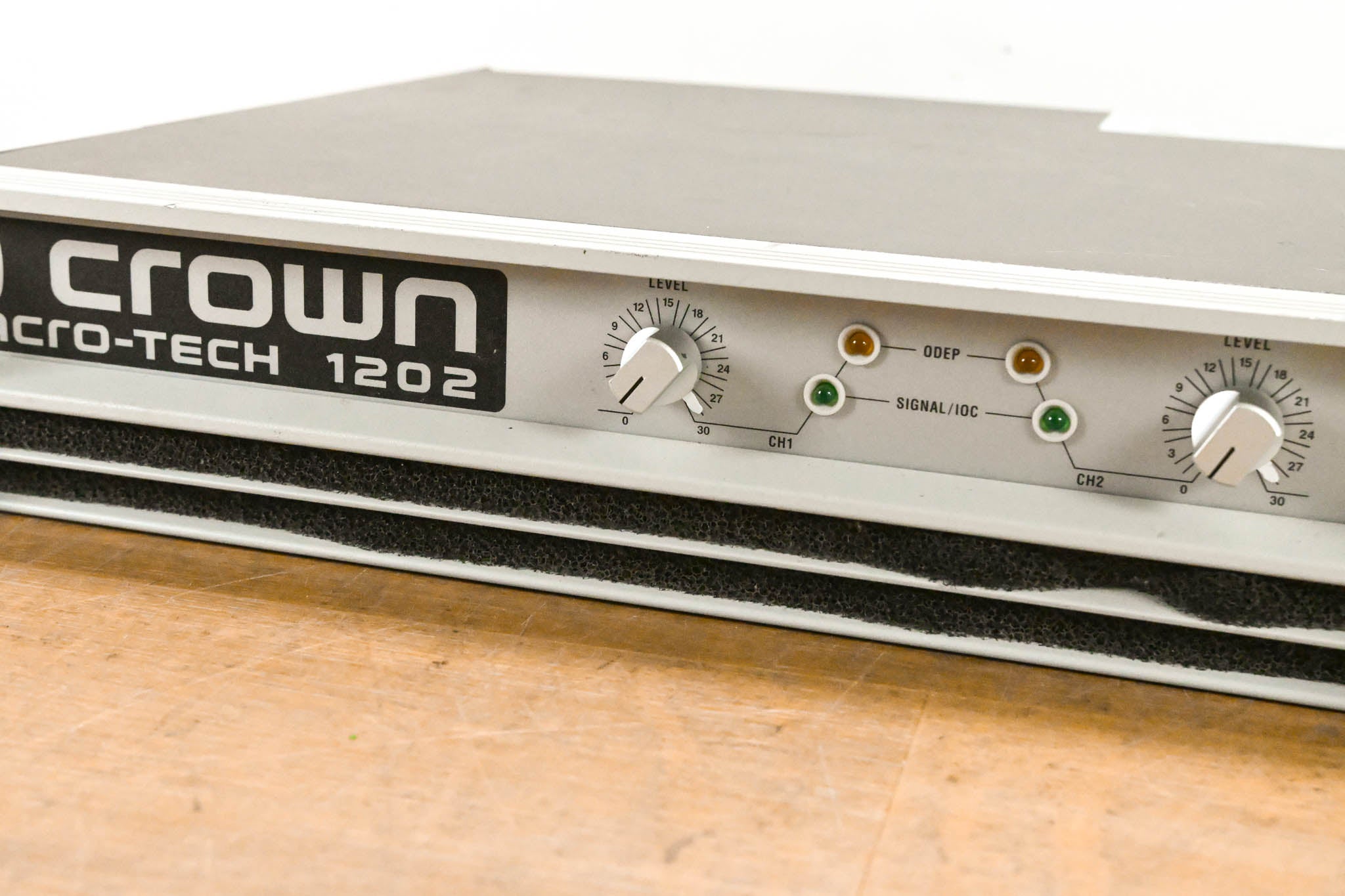 Crown Macro-Tech 1202 2-Channel Power Amplifier