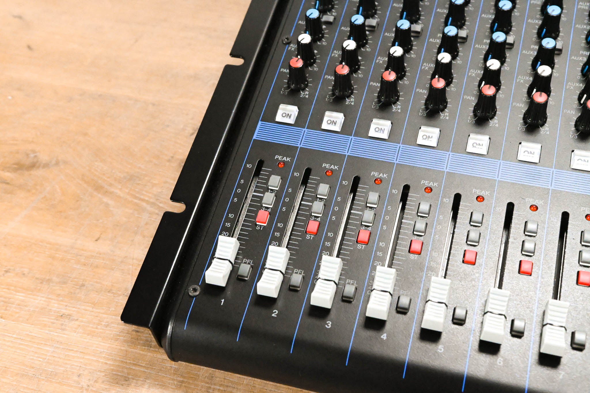 Yamaha MG16XU 16-Channel Mixer with USB and Effects