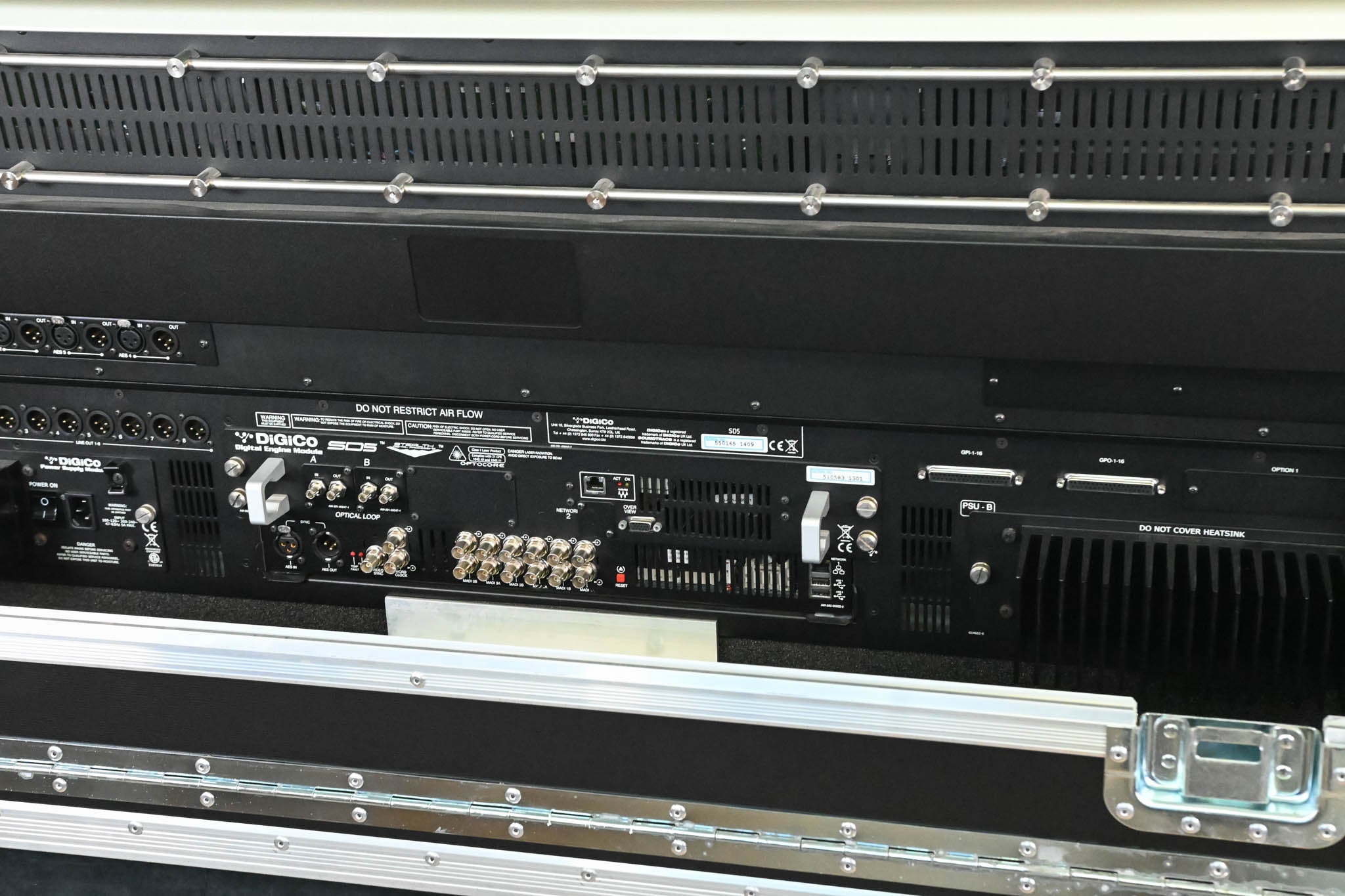 DiGiCo SD5 Digital Mixing Console w/ Waves Card, ST Optical & Road Case