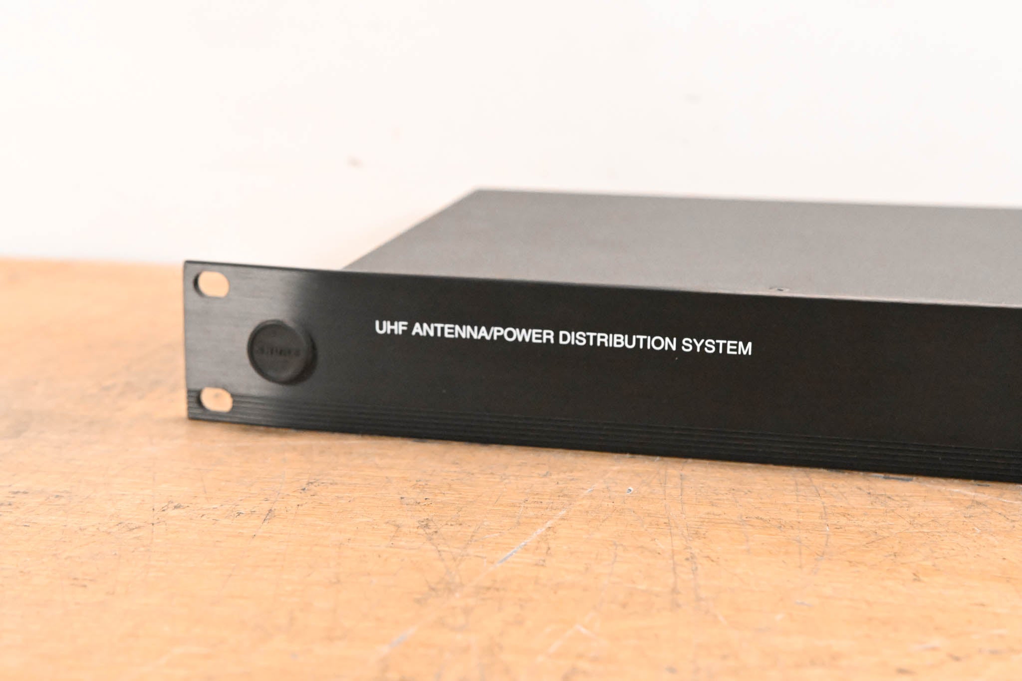 Shure UA844SWB Antenna Distribution System - 470-952 MHz (NO PSU)