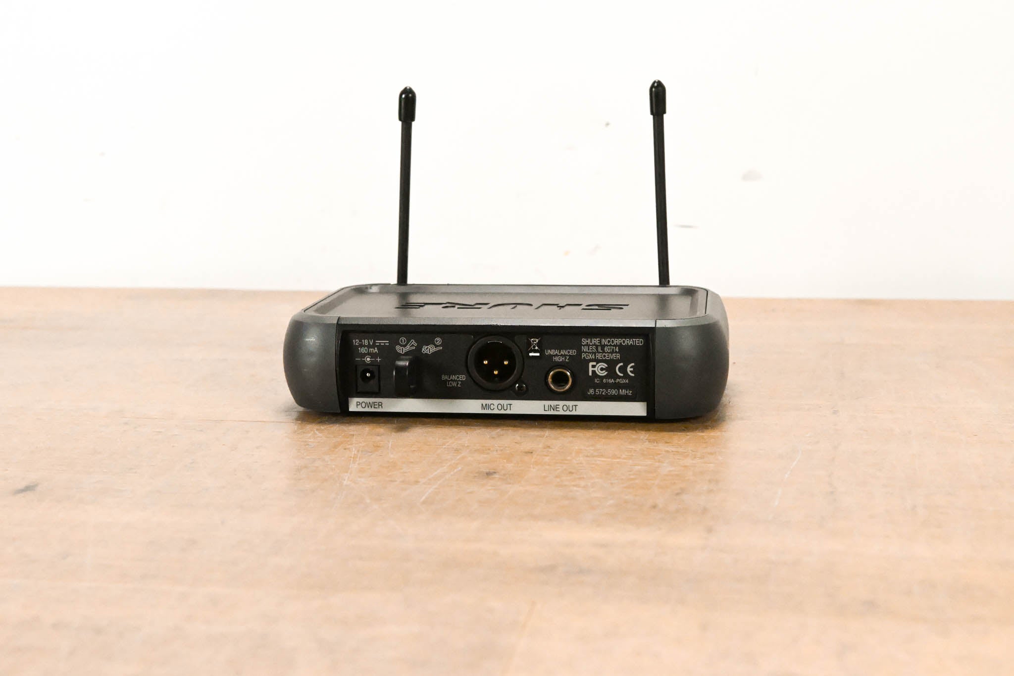 Shure PGX14 Wireless Beltpack System - J6 Band: 572-590 MHz
