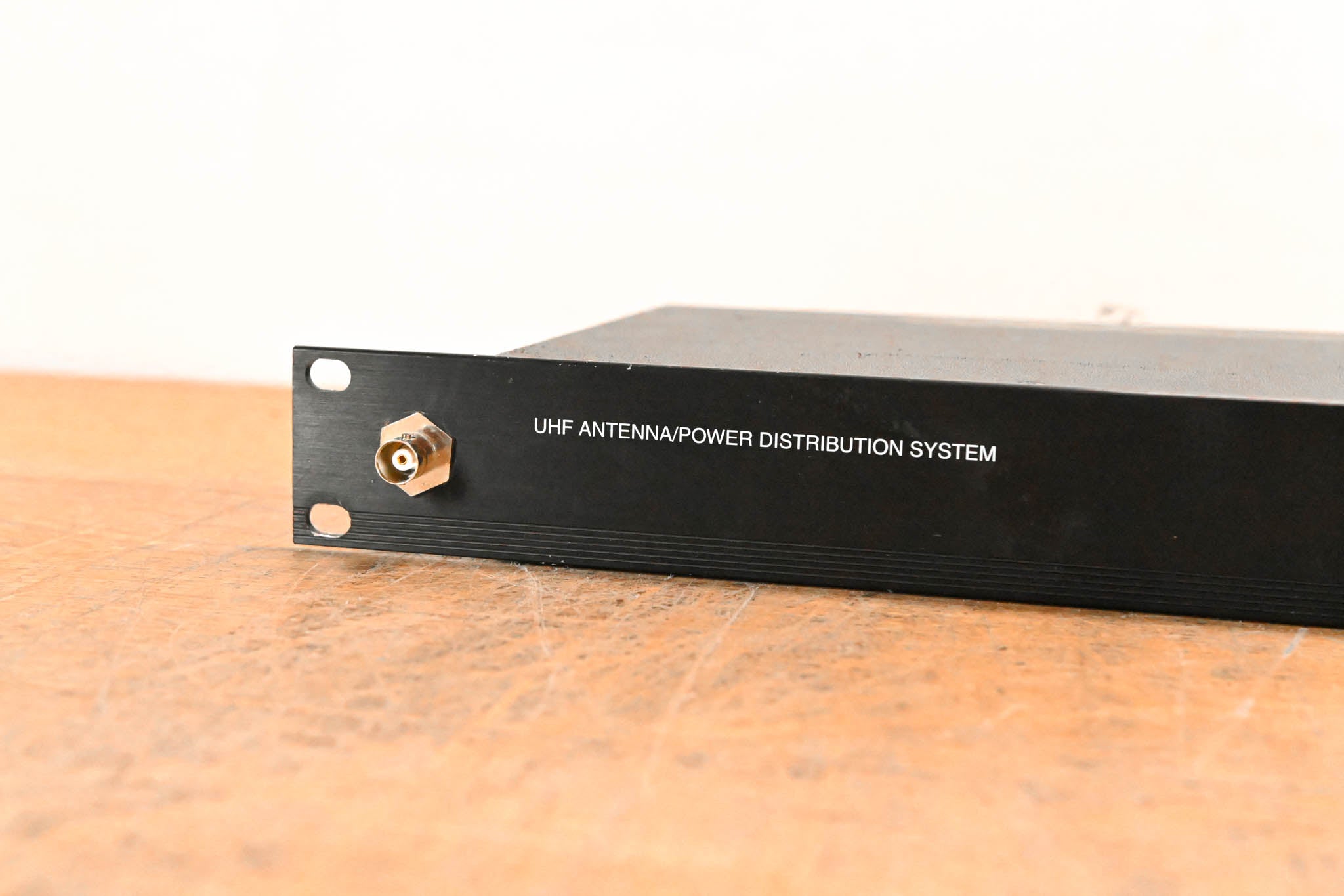 Shure UA844SWB Antenna Distribution System - 470-952 MHz NO POWER SUPPLY