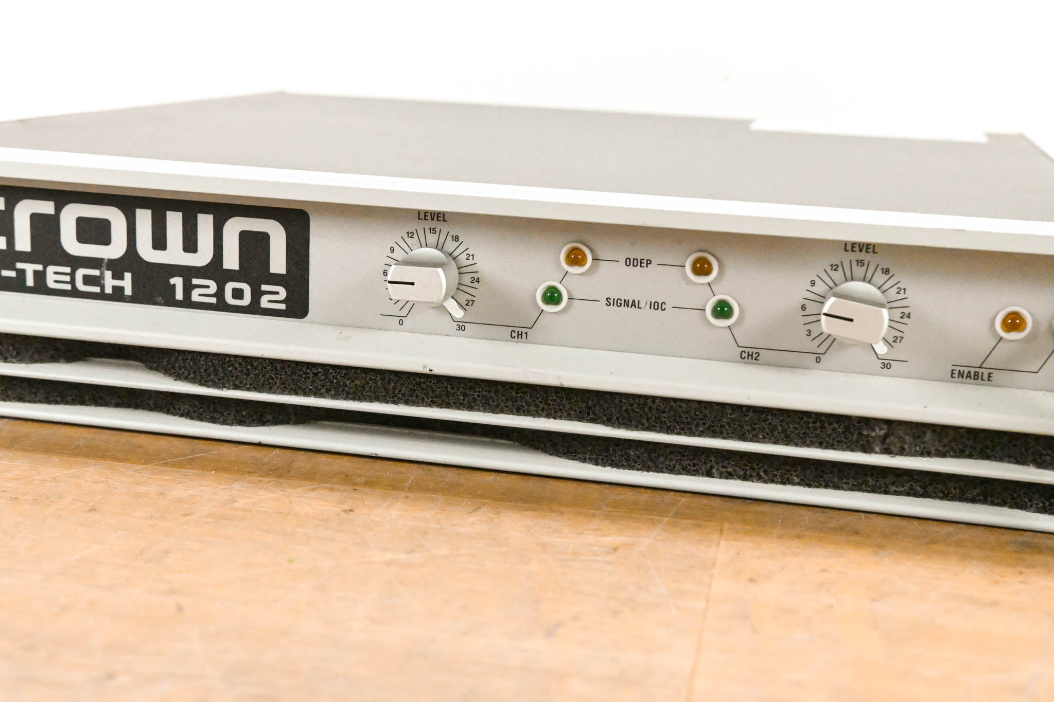 Crown Macro-Tech 1202 2-Channel Power Amplifier