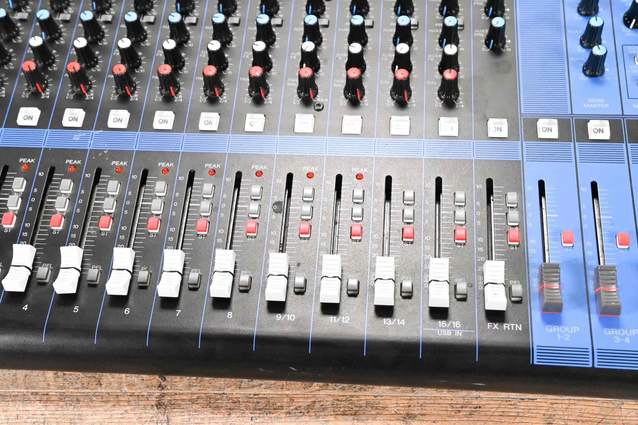 Yamaha MG16XU 16-Channel Mixer with USB and Effects