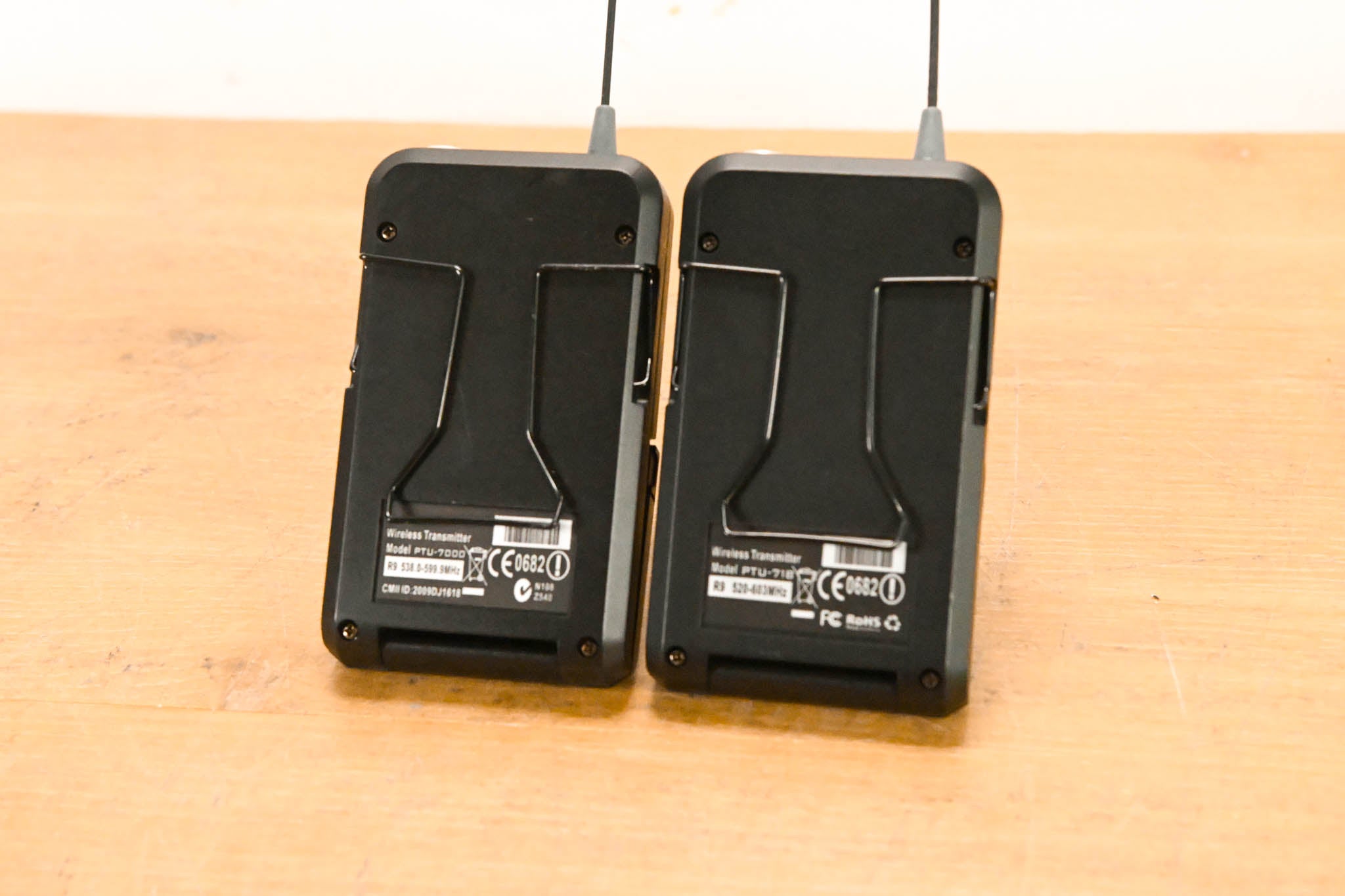 Phenyx Pro PTU-7000 Wireless System w/ 2x PWH7 Mics & 2x PWB7 Bodypacks