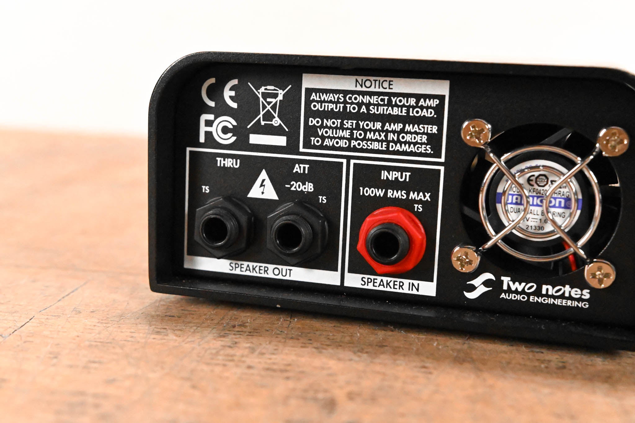 Two Notes Torpedo Captor 8Ω Reactive Load Box & DI (NO PSU)