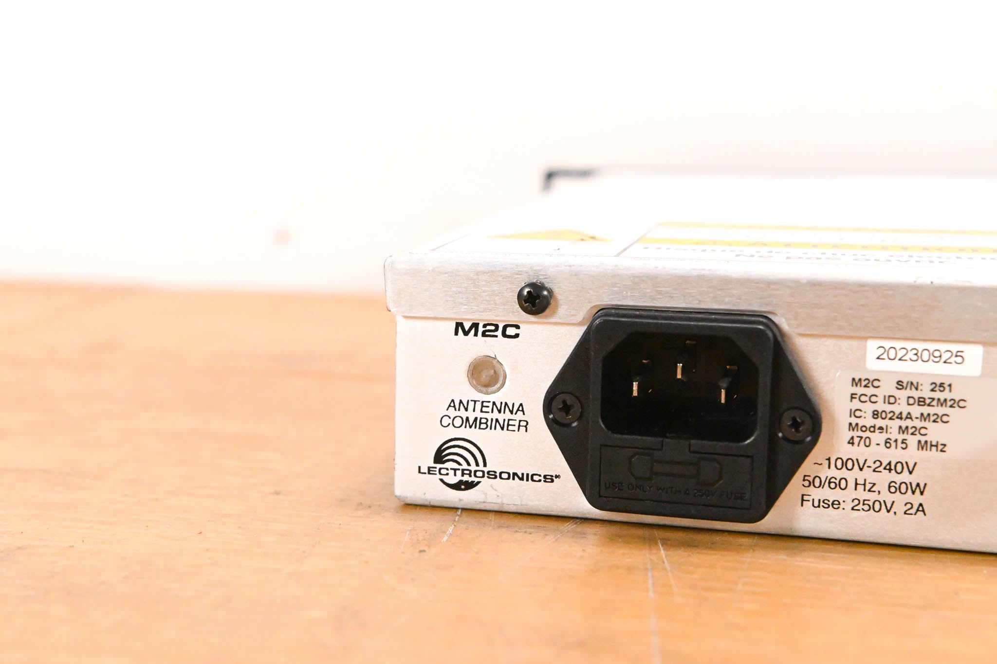 Lectrosonics M2C Active Antenna Combiner - 470-615 MHz