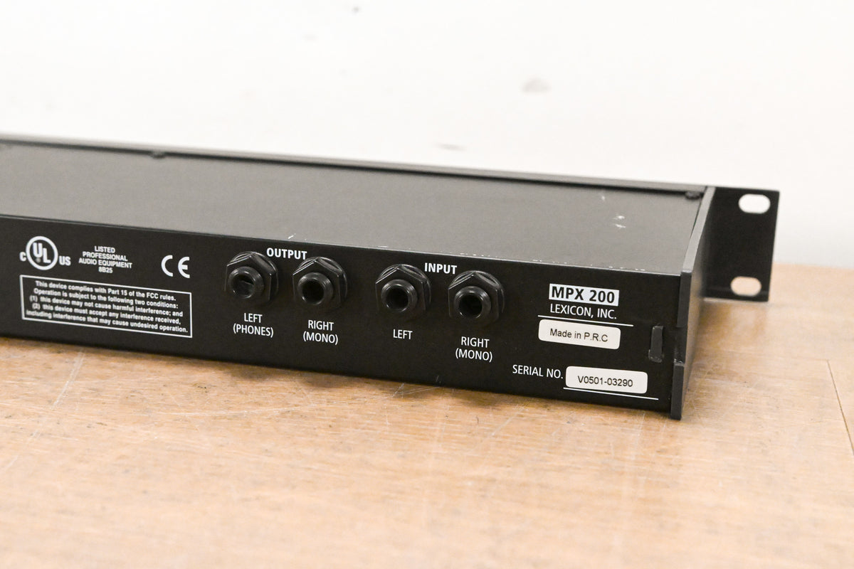 Lexicon MPX 200 24-Bit Two-Channel Multi-Effect Processor