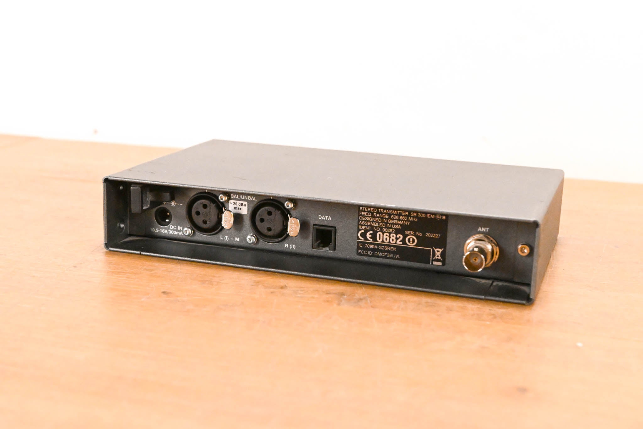 Sennheiser SR 300 IEM G2 Wireless Transmitter 626-662MHz NO POWER SUPPLY