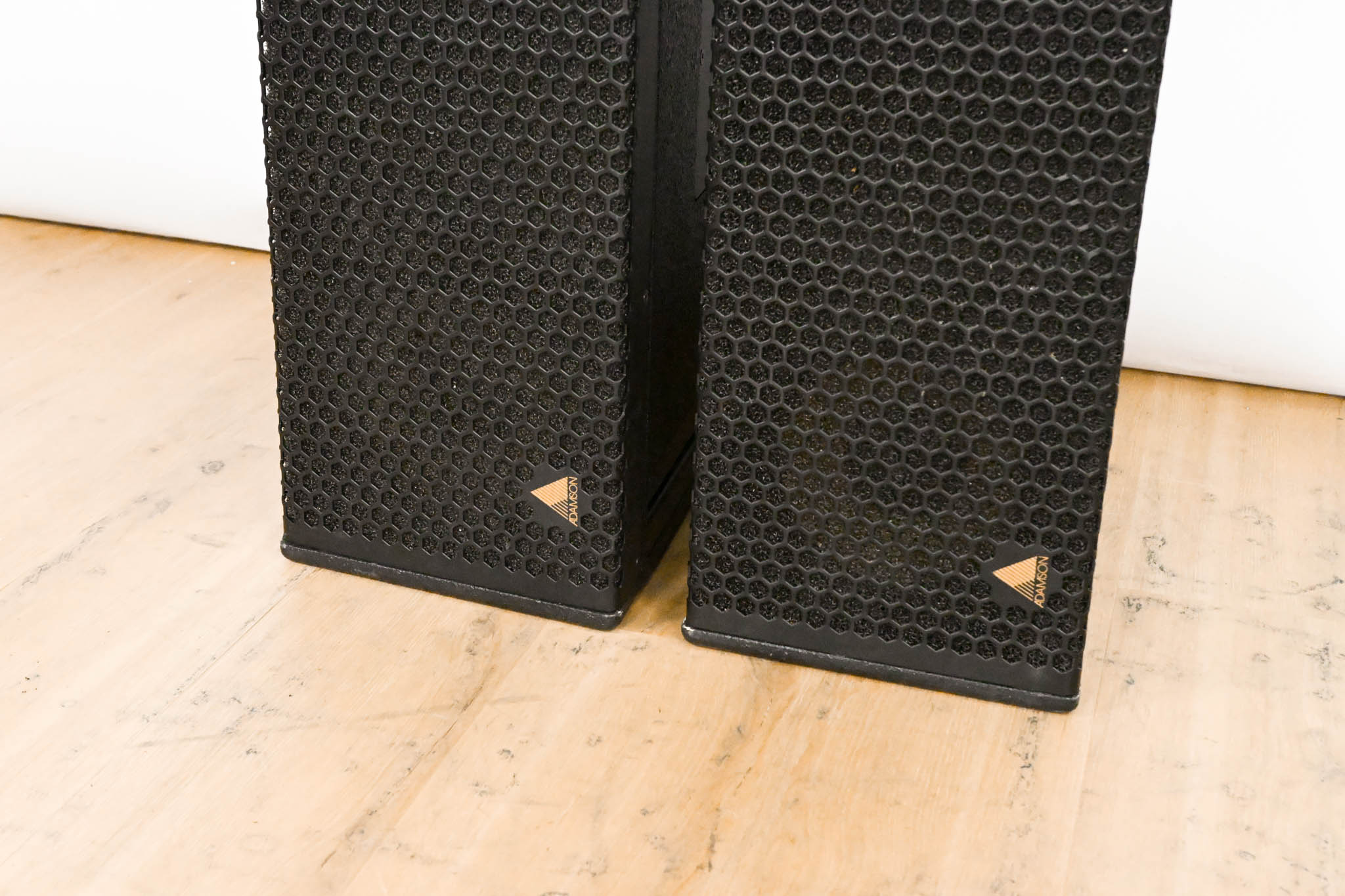 Adamson SpekTrix Wave Wide Angle Vertical Enclosure (PAIR)
