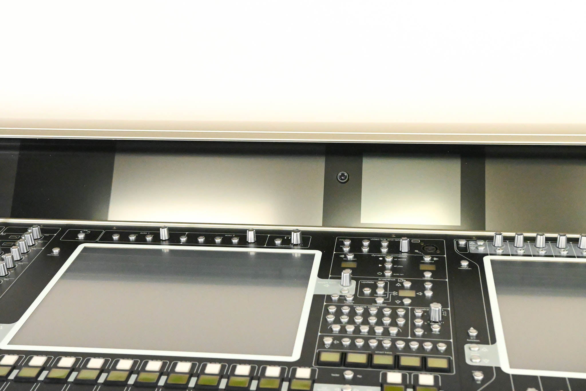 DiGiCo SD7 Digital Console w/Dual Engines, Waves, ST Optical & Road Case