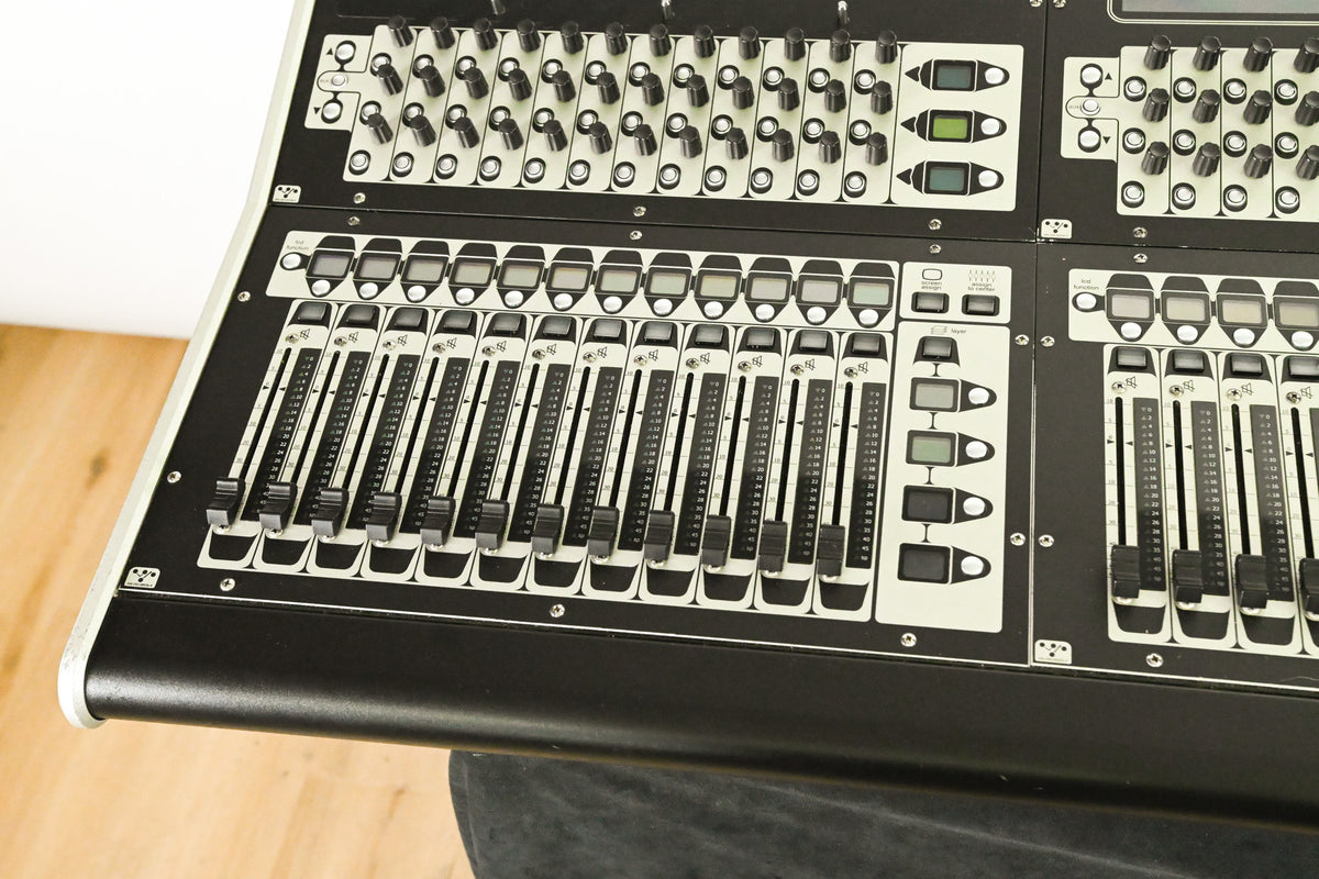 DiGiCo SD8 120-Channel Digital Mixing Console w/ Waves Card